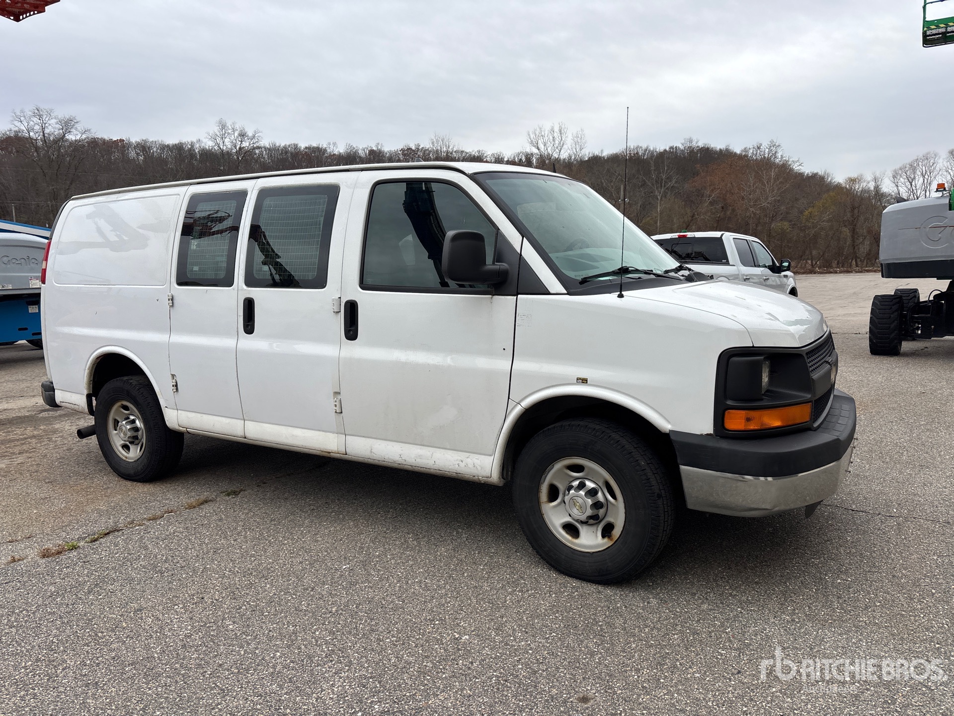 General Appearance with Picture, Right Front Corner