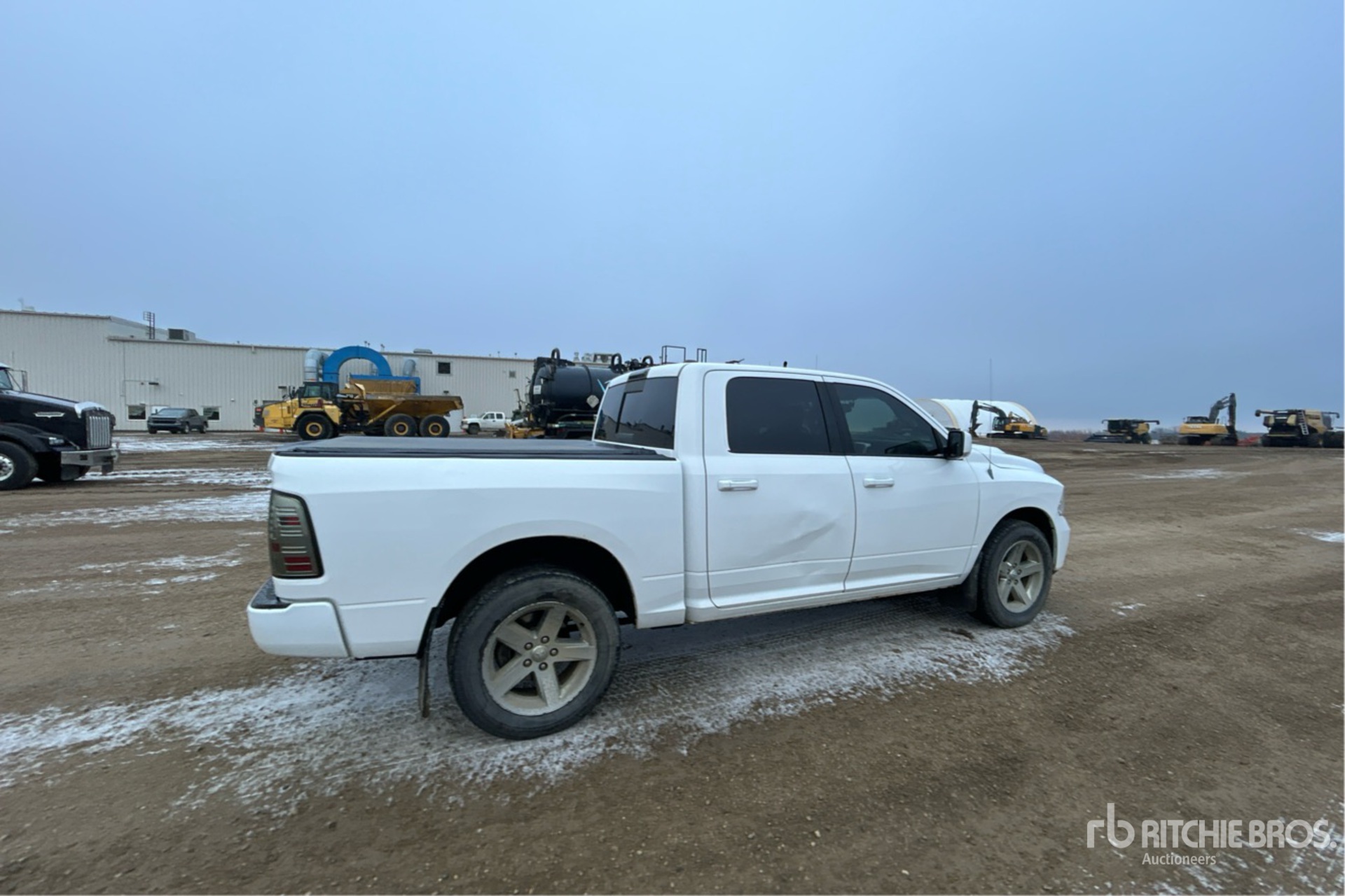 General Appearance with Imagen: esquina trasera derecha