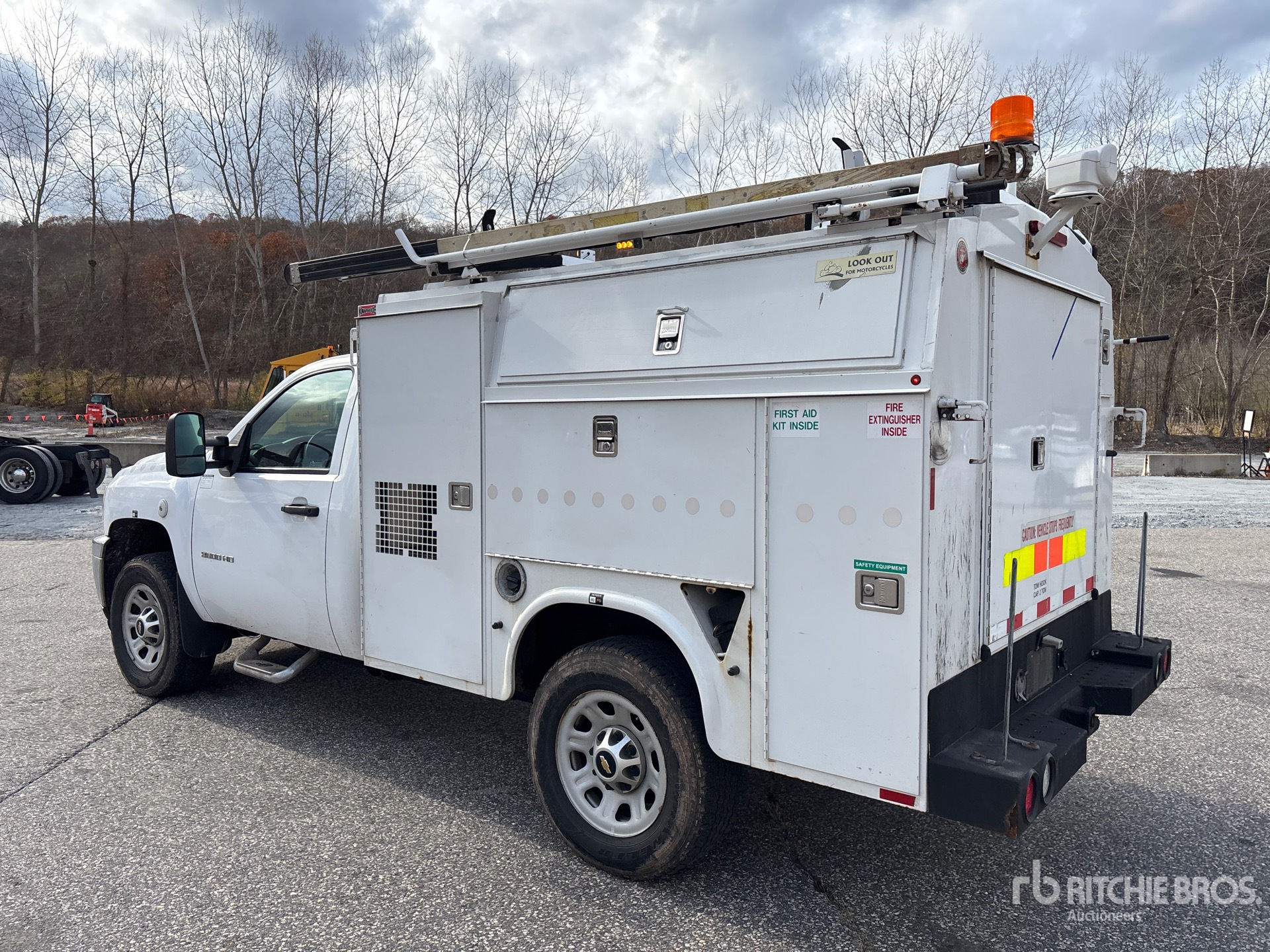 General Appearance with Foto, angolo posteriore sinistro