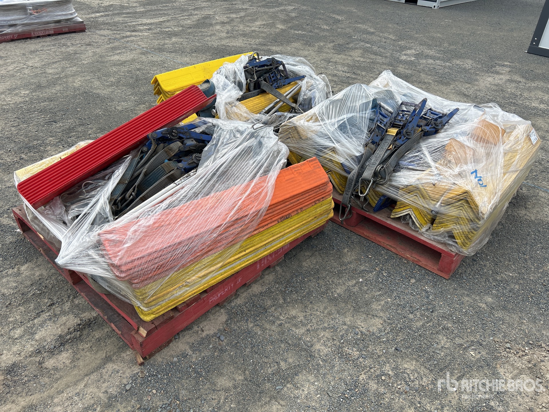 General Appearance with Foto, angolo posteriore sinistro