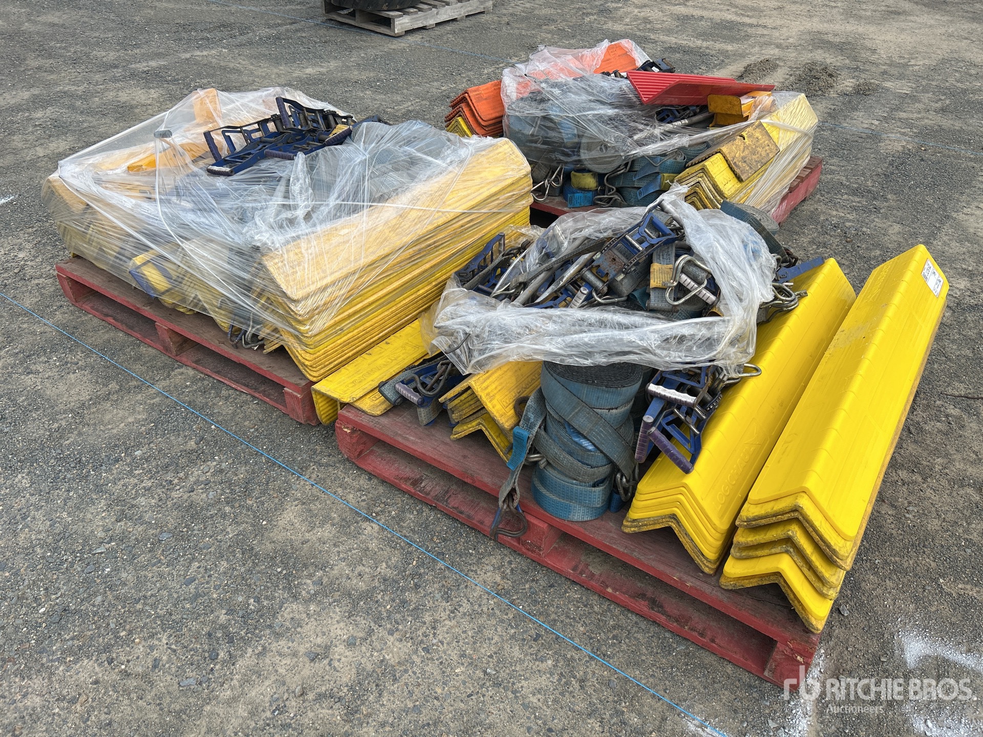 General Appearance with Foto, angolo anteriore sinistro