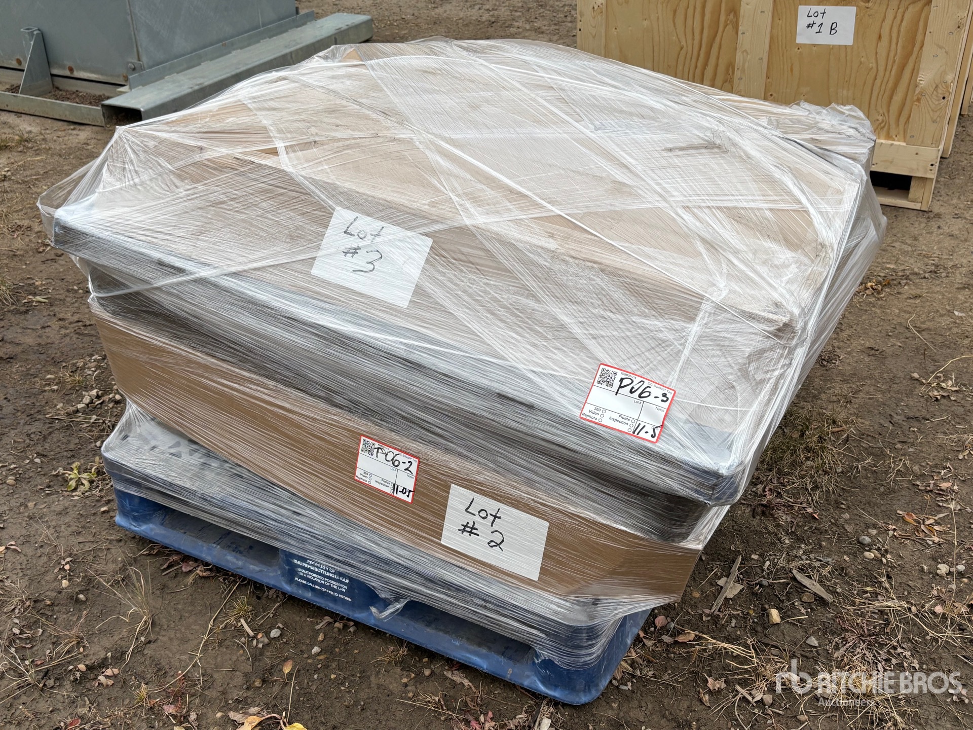 General Appearance with Bild, Ecke vorne links