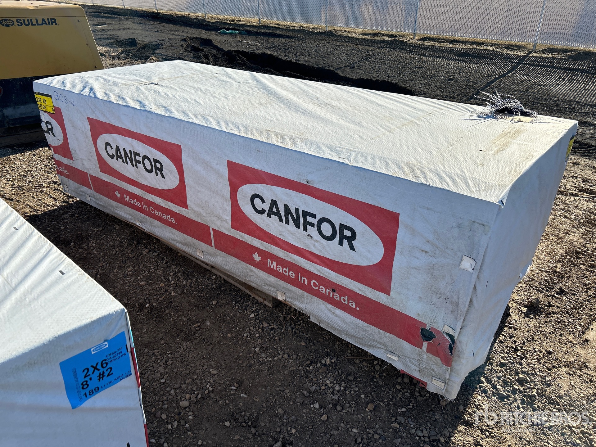 General Appearance with Foto, angolo anteriore sinistro