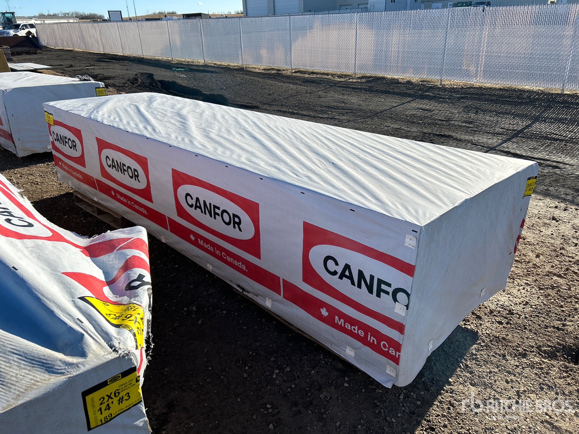 General Appearance with Foto, angolo anteriore sinistro