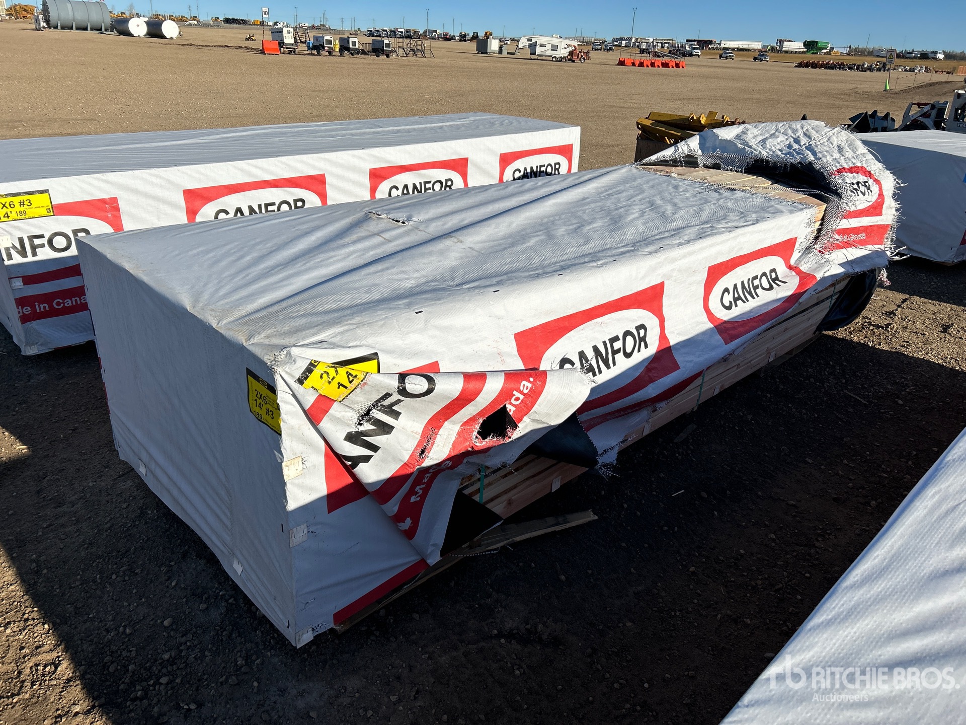 General Appearance with Foto, angolo posteriore sinistro