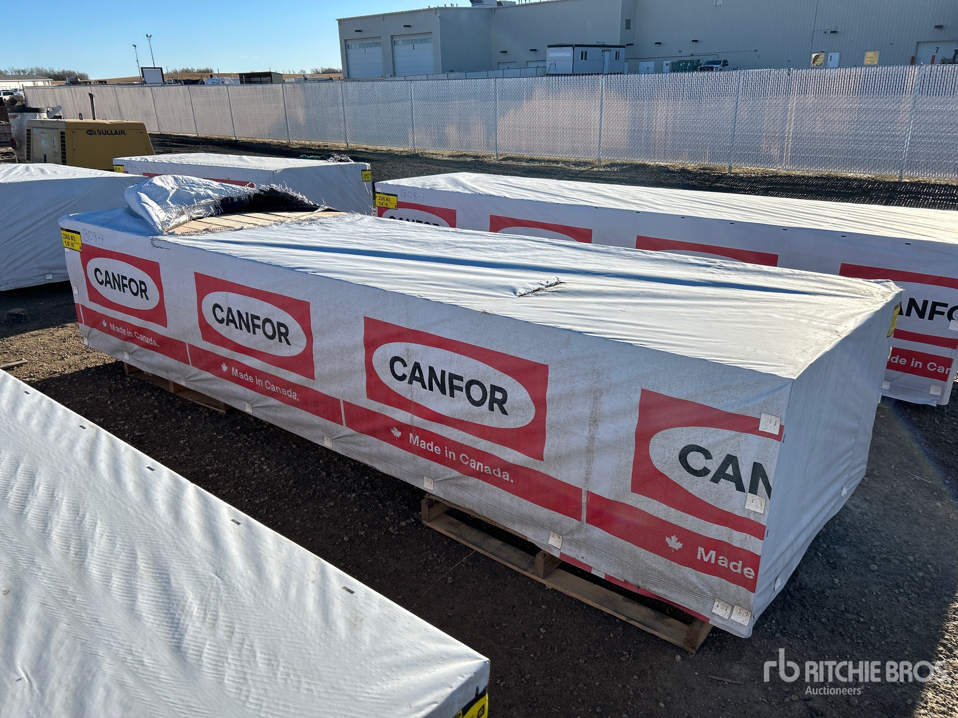 General Appearance with Foto, angolo anteriore sinistro