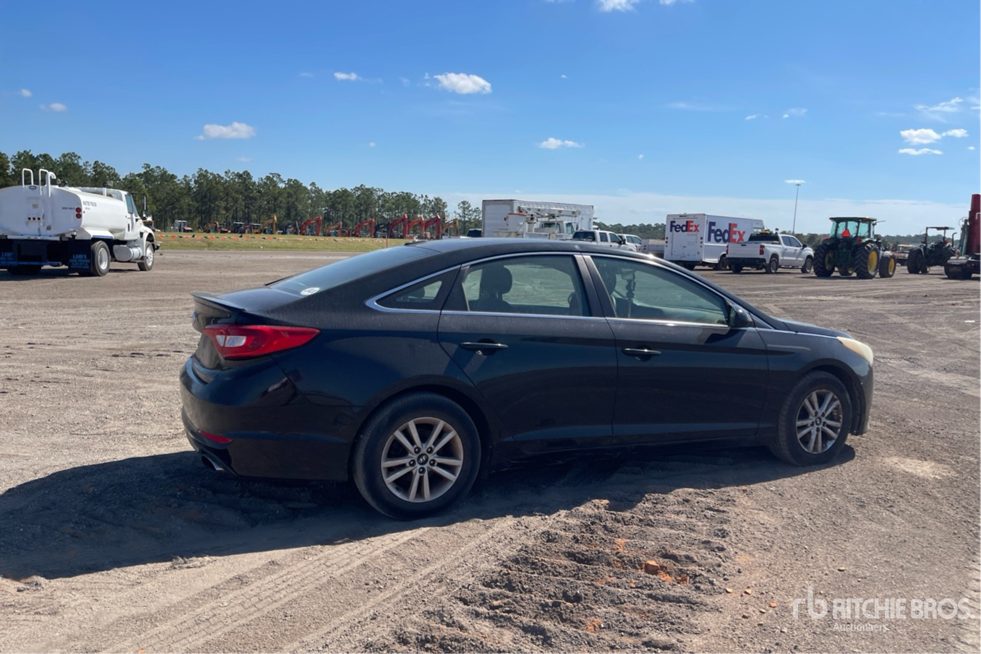 General Appearance with Bild, Ecke hinten rechts