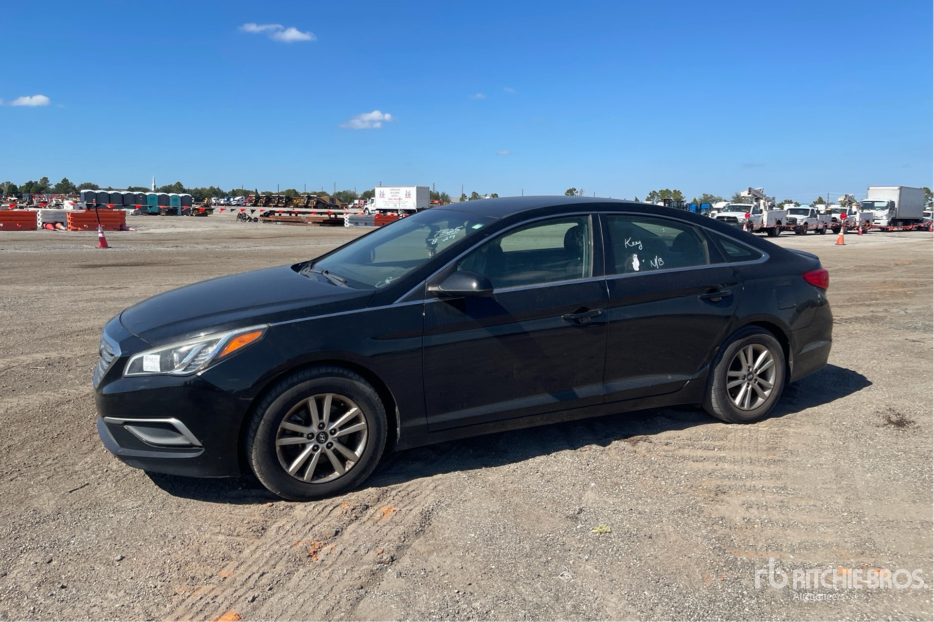 General Appearance with Bild, Ecke vorne links