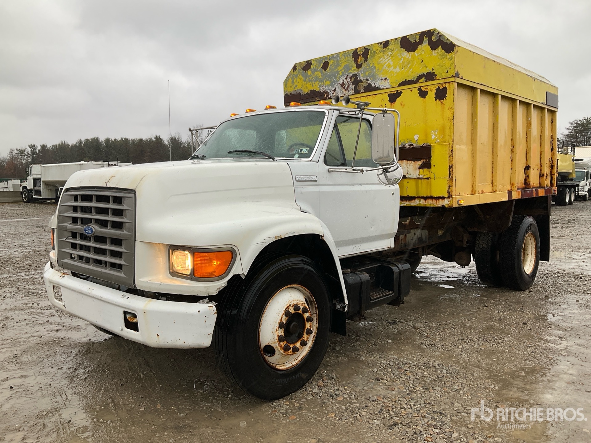 General Appearance with Picture, Left Front Corner