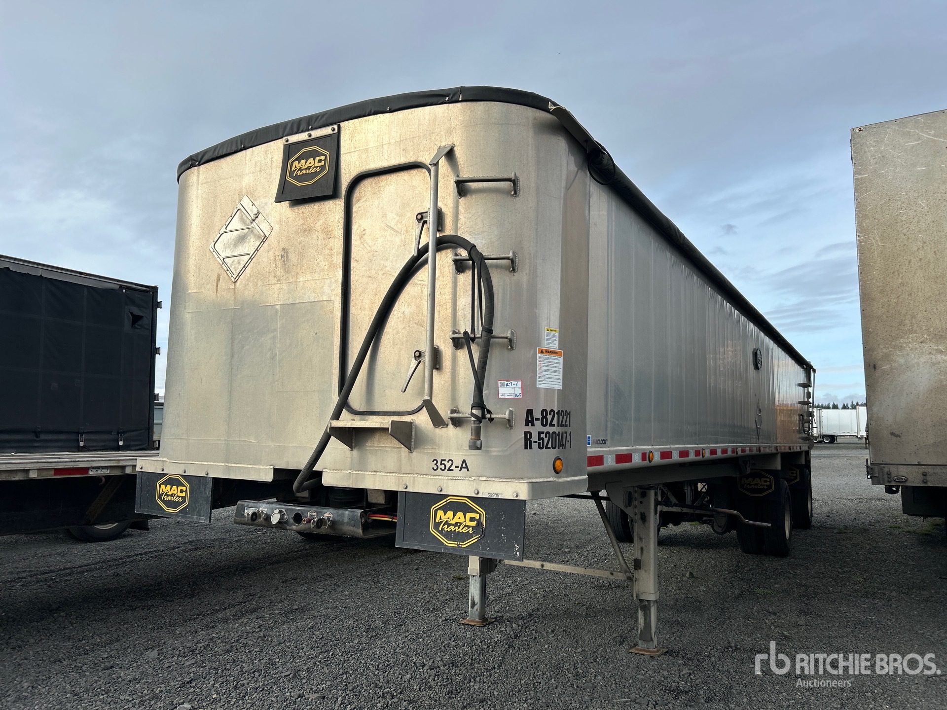 General Appearance with Featured Photo