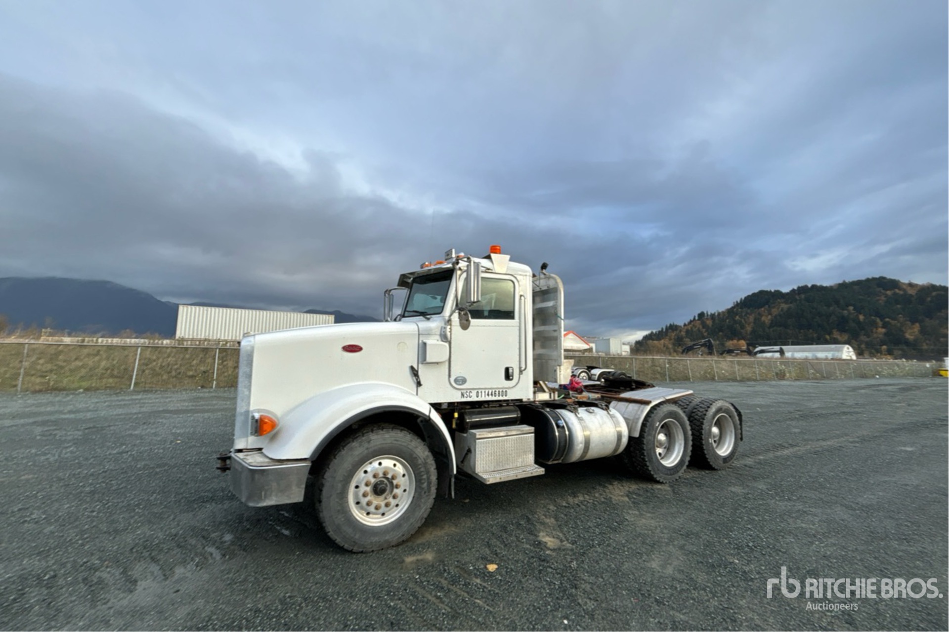 Aspect général with Image, coin avant gauche