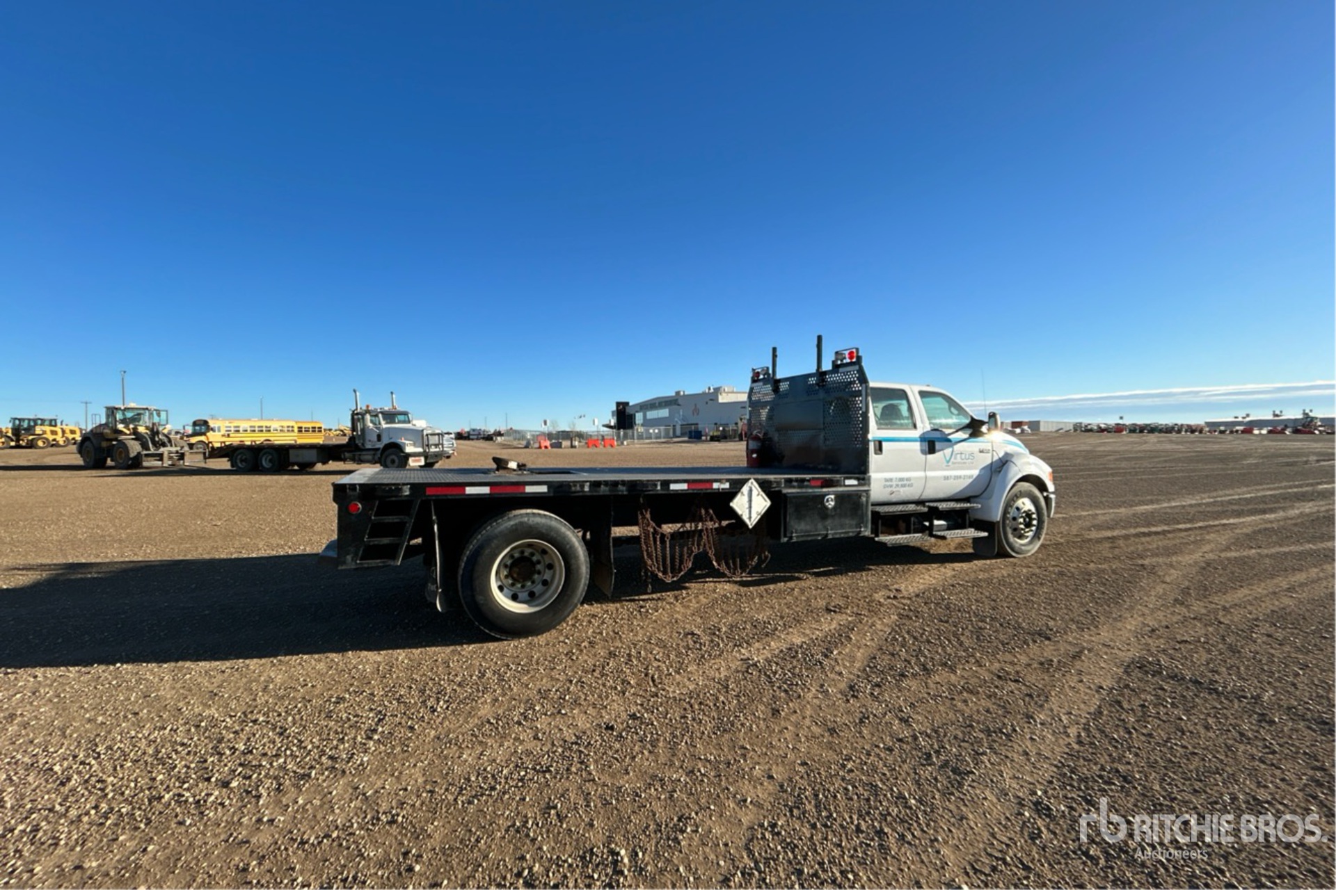 Aspect général with Image, coin arrière droit