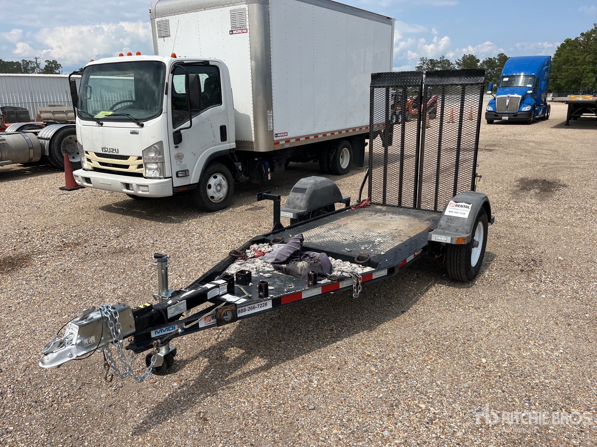 General Appearance with Bild, Ecke vorne links