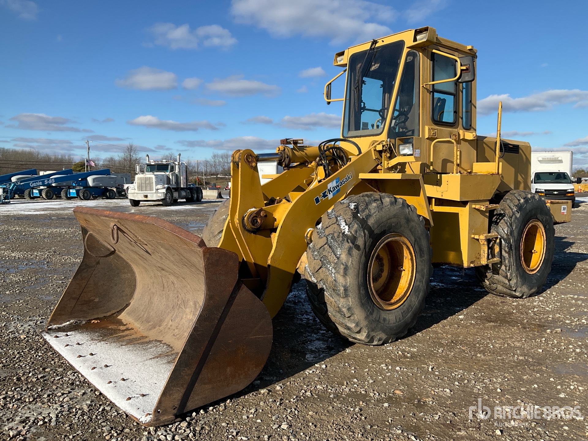 General Appearance with Picture, Left Front Corner