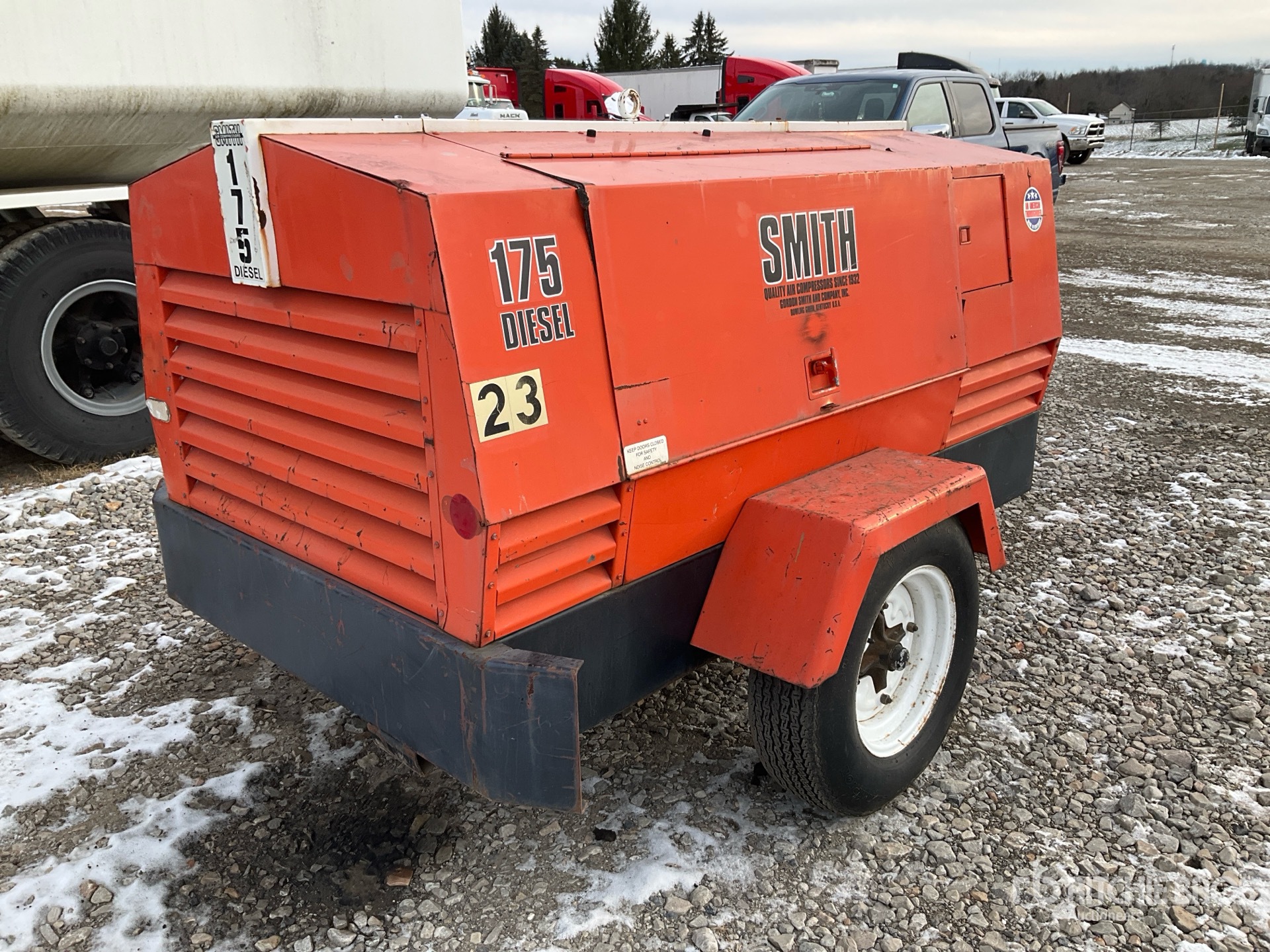 General Appearance with Picture, Right Rear Corner