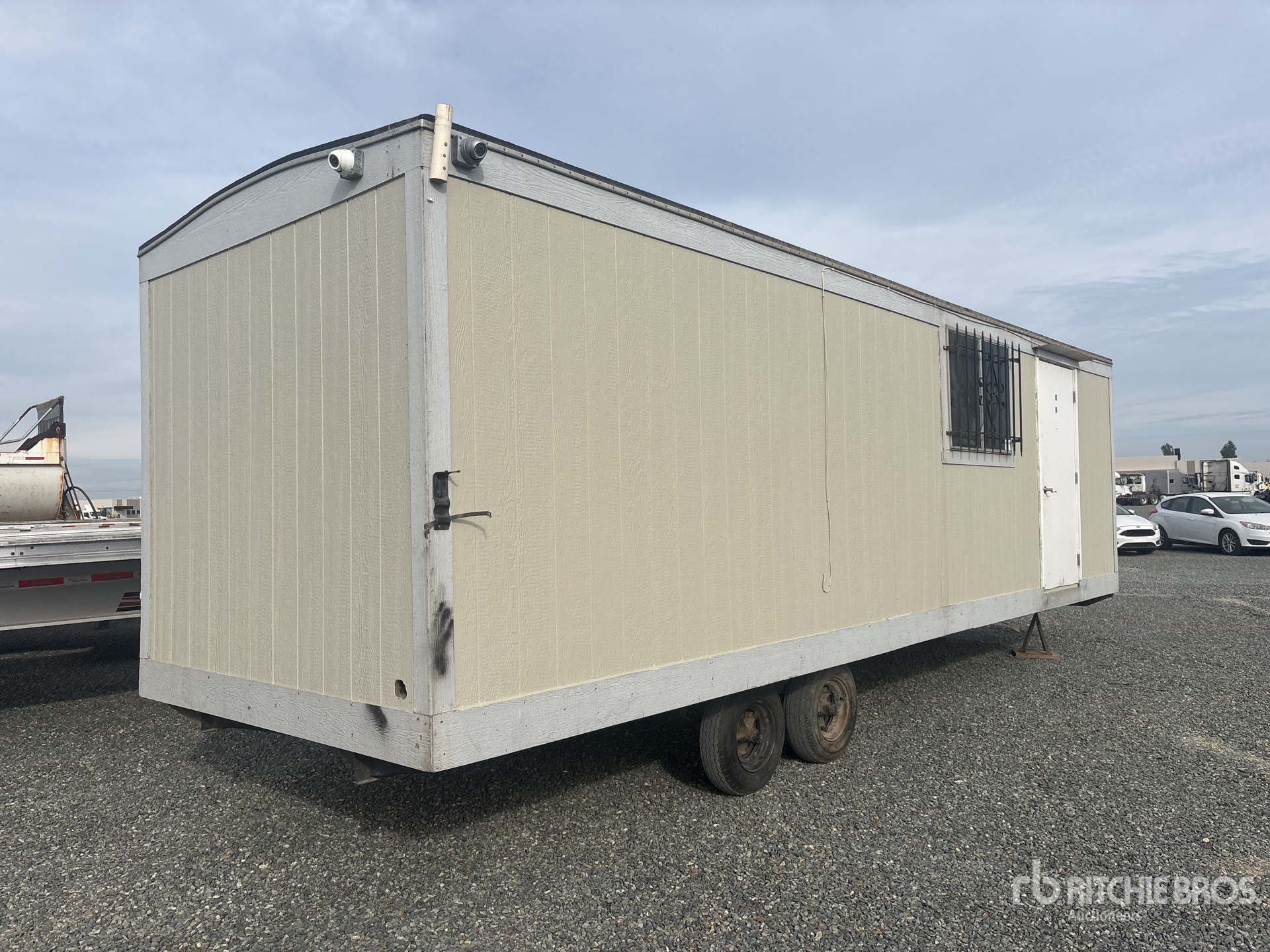 General Appearance with Bild, Ecke hinten rechts