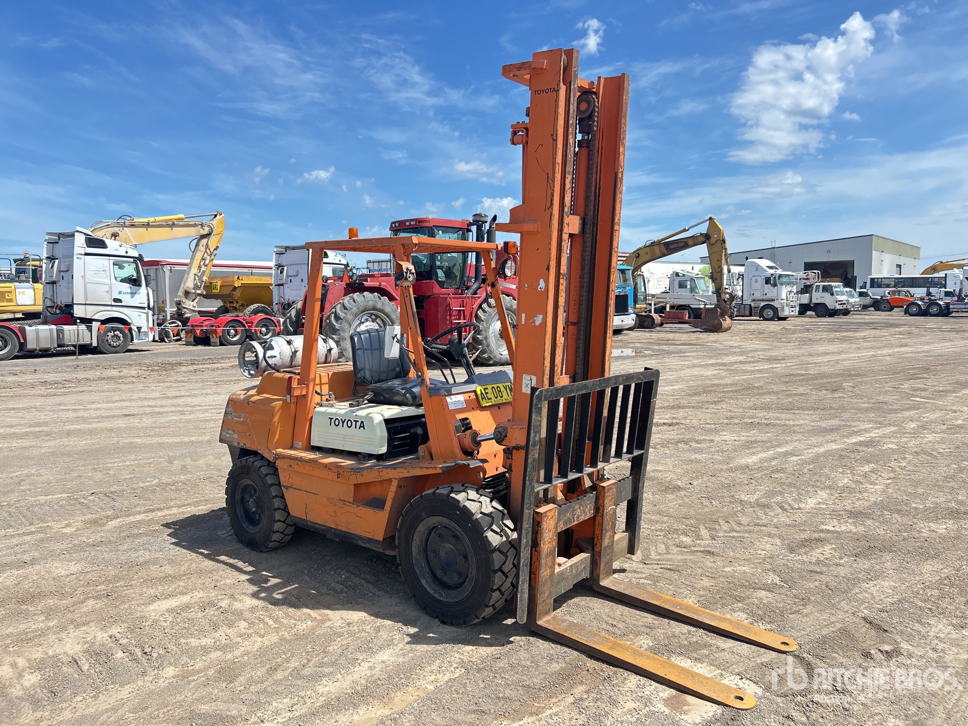 General Appearance with Picture, Right Front Corner