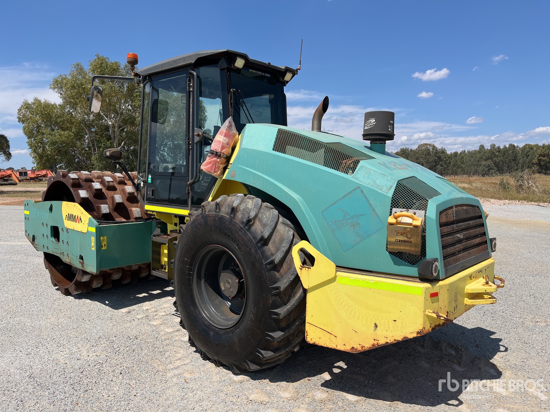 General Appearance with Bild, Ecke hinten links