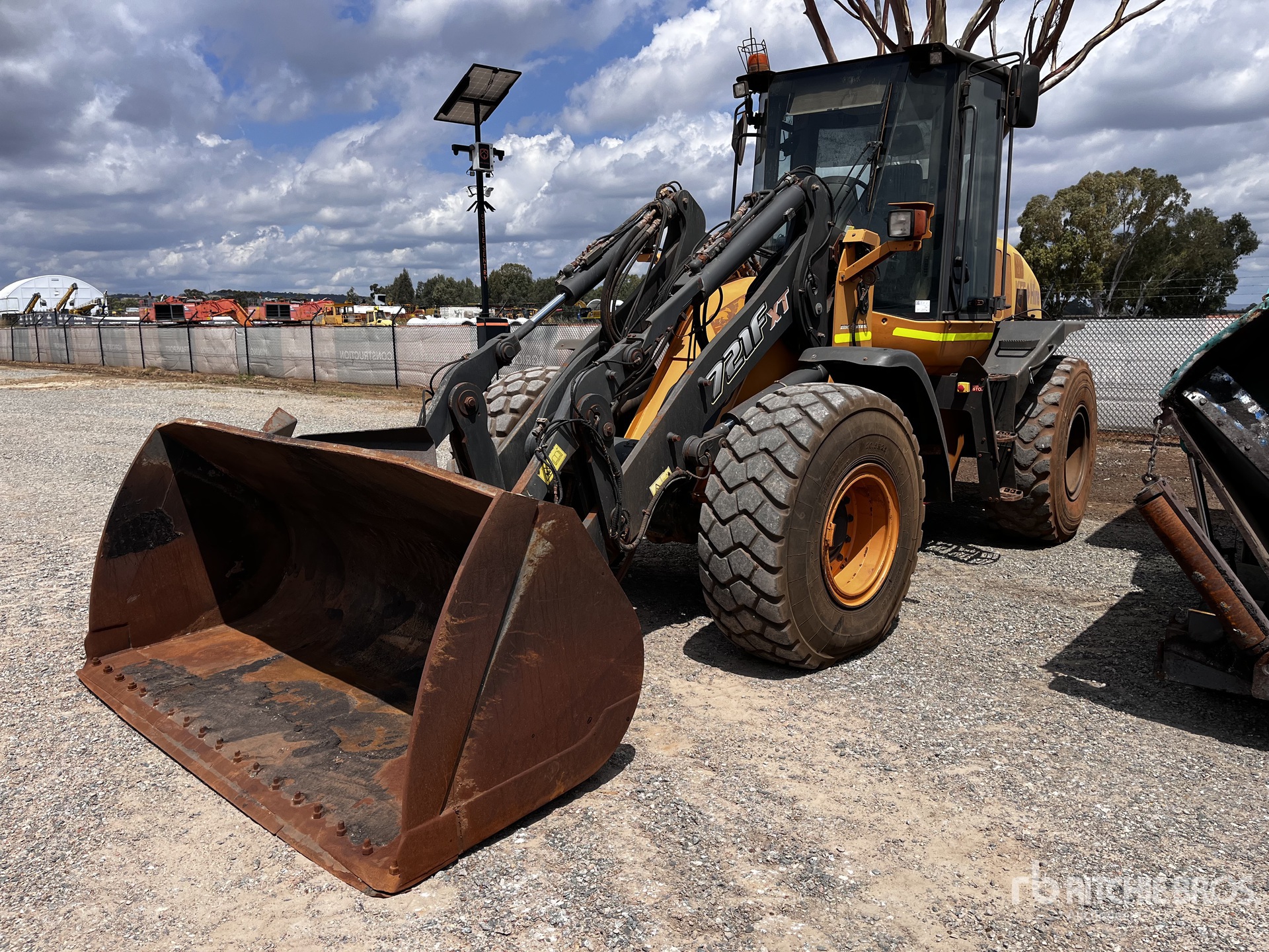 General Appearance with Picture, Left Front Corner