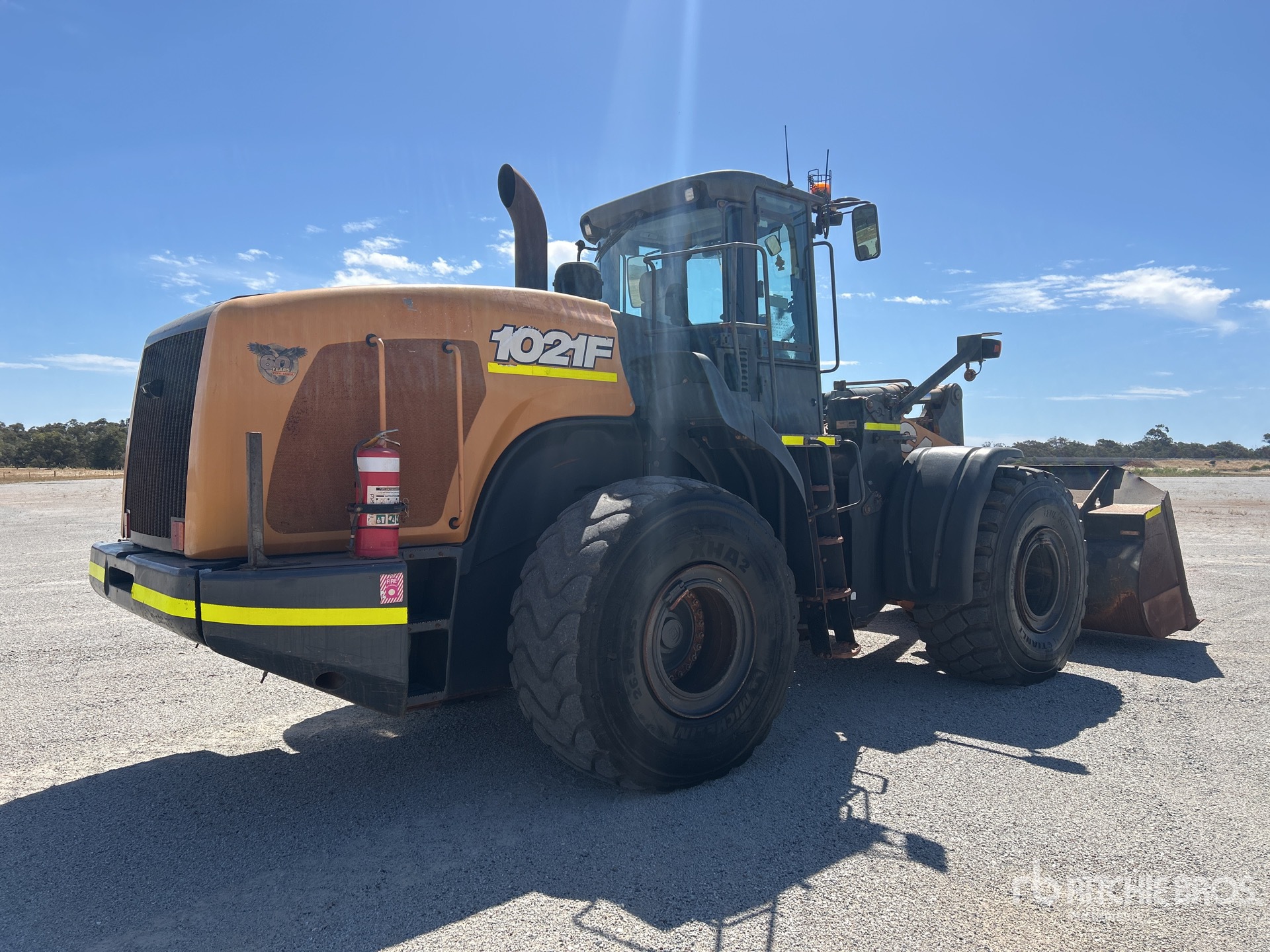 General Appearance with Picture, Right Rear Corner