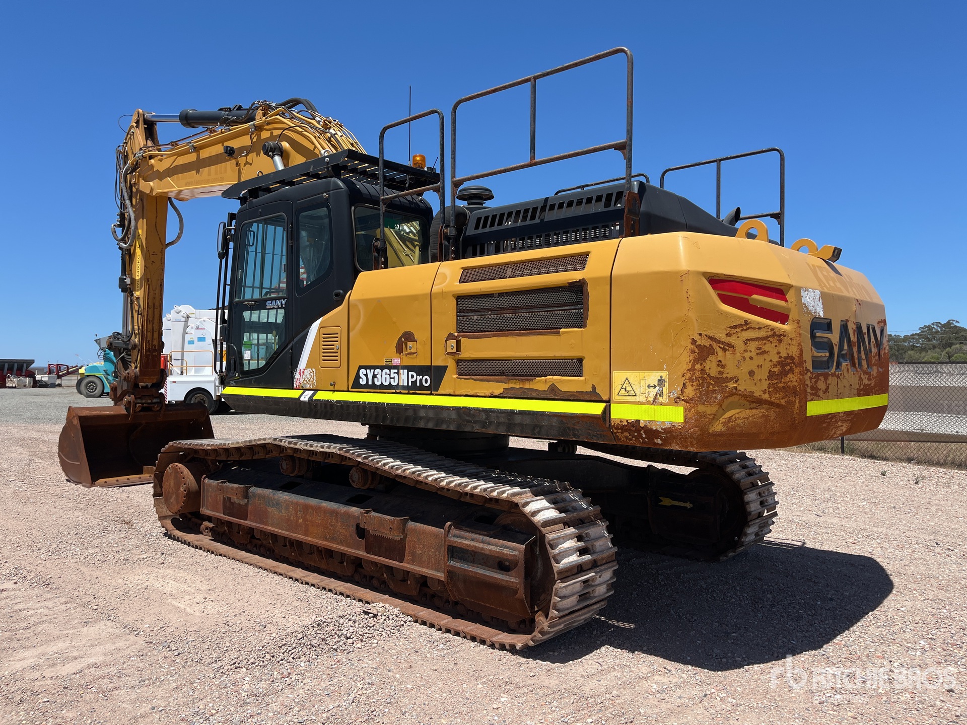 General Appearance with Picture, Left Rear Corner