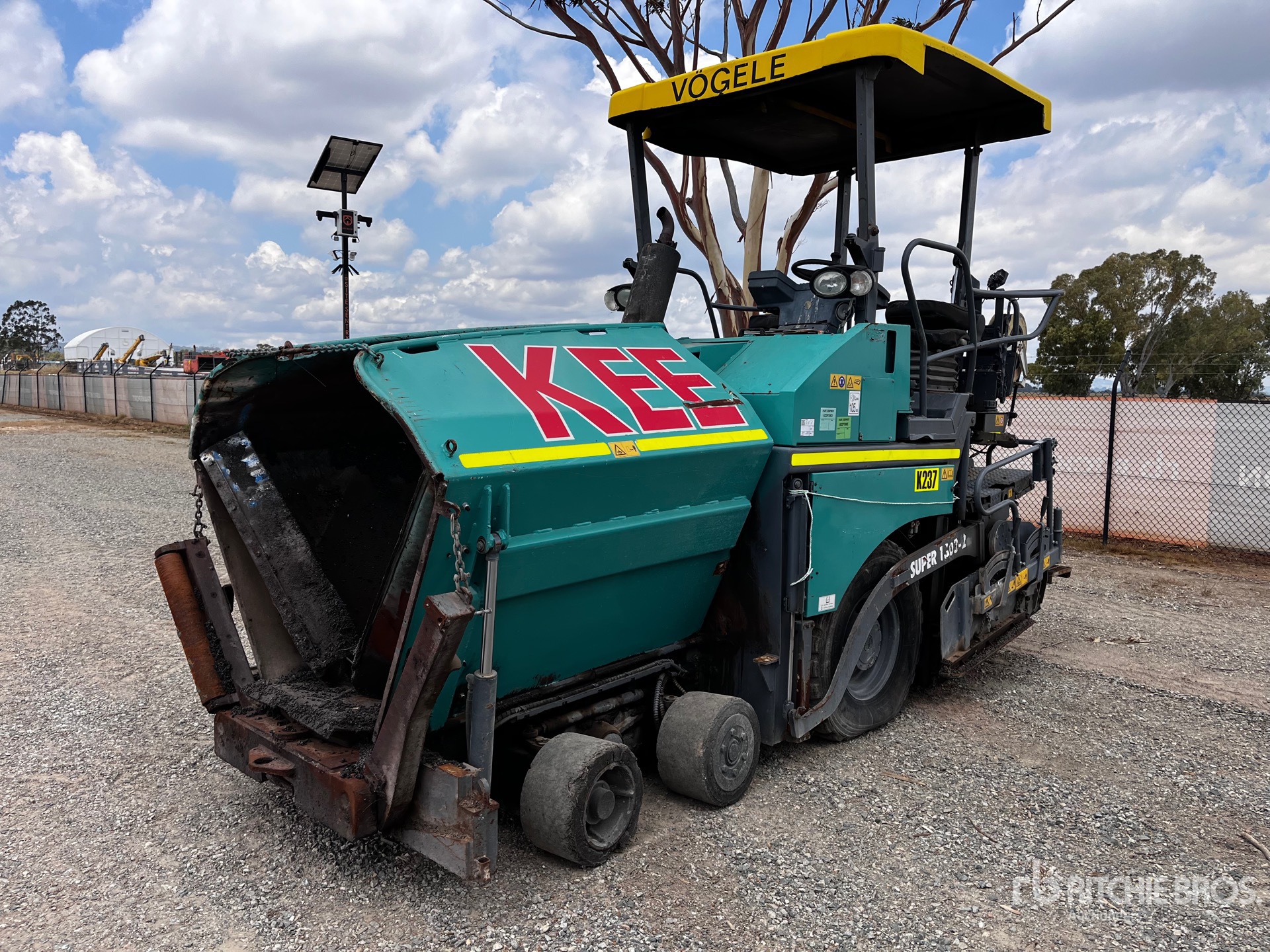 General Appearance with Picture, Left Front Corner