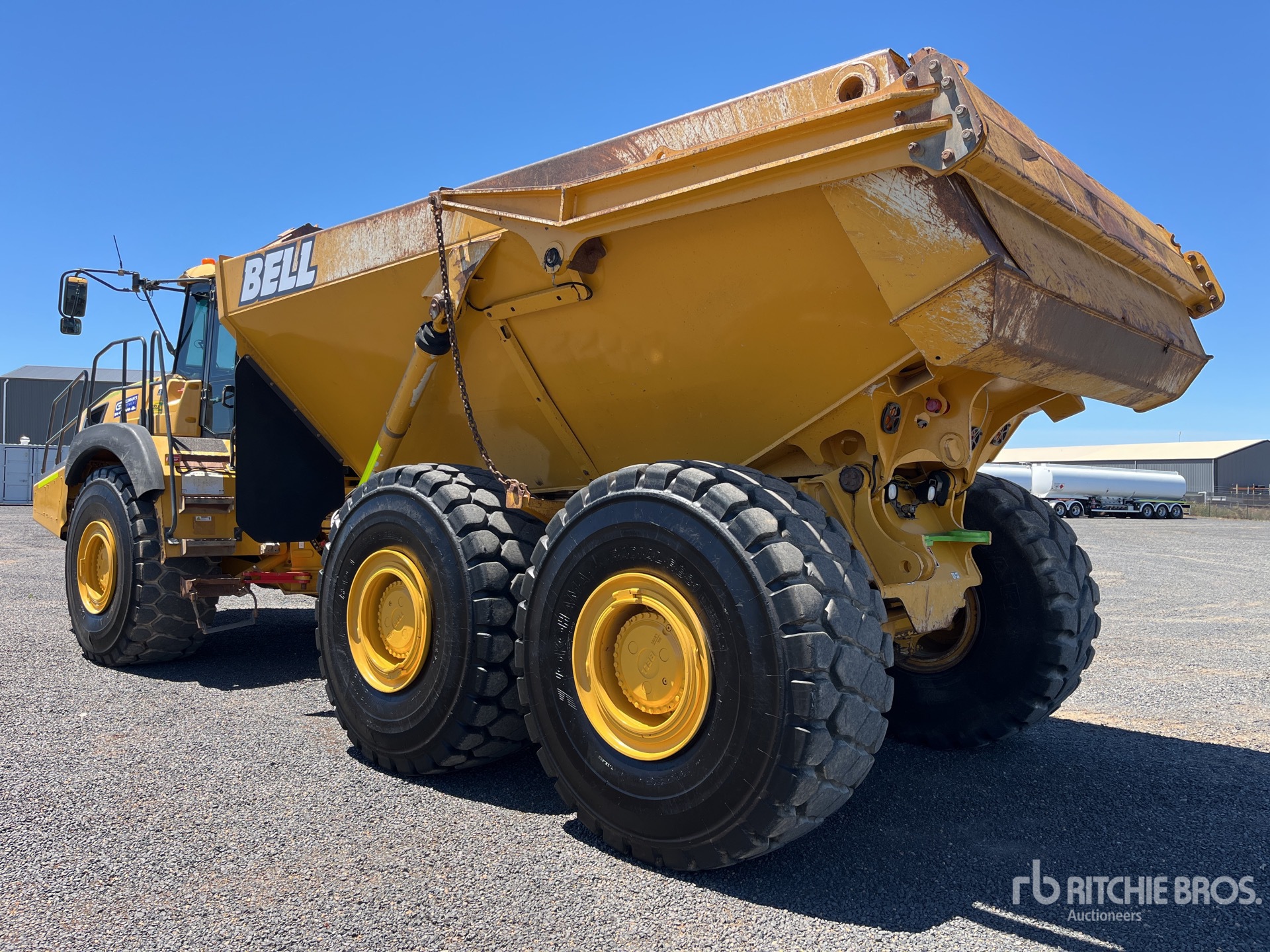 General Appearance with Picture, Left Rear Corner