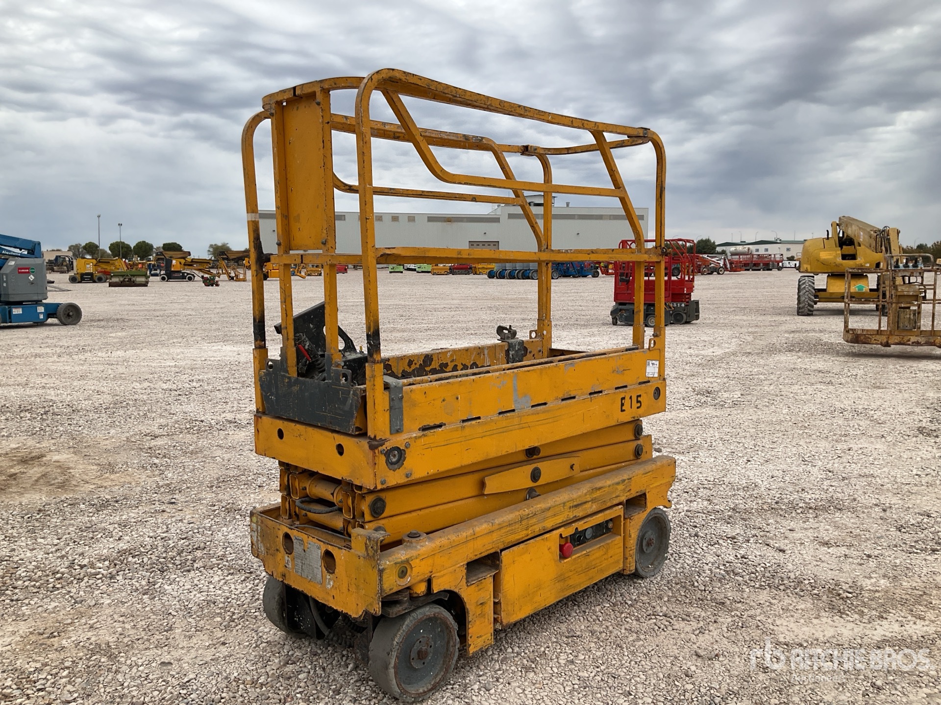 General Appearance with Foto, angolo anteriore sinistro