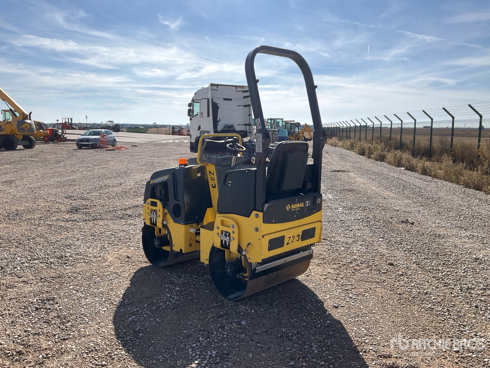 General Appearance with Bild, Ecke hinten links