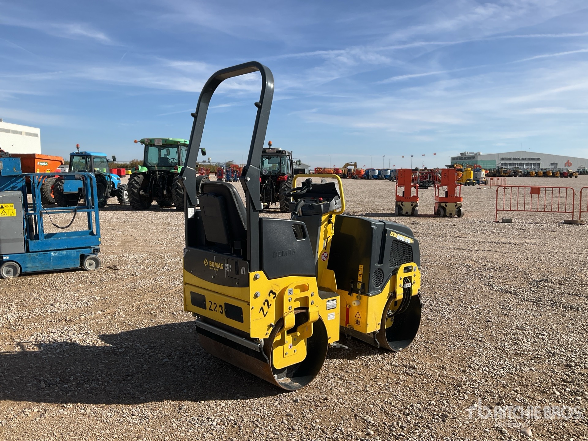 General Appearance with Bild, Ecke hinten rechts