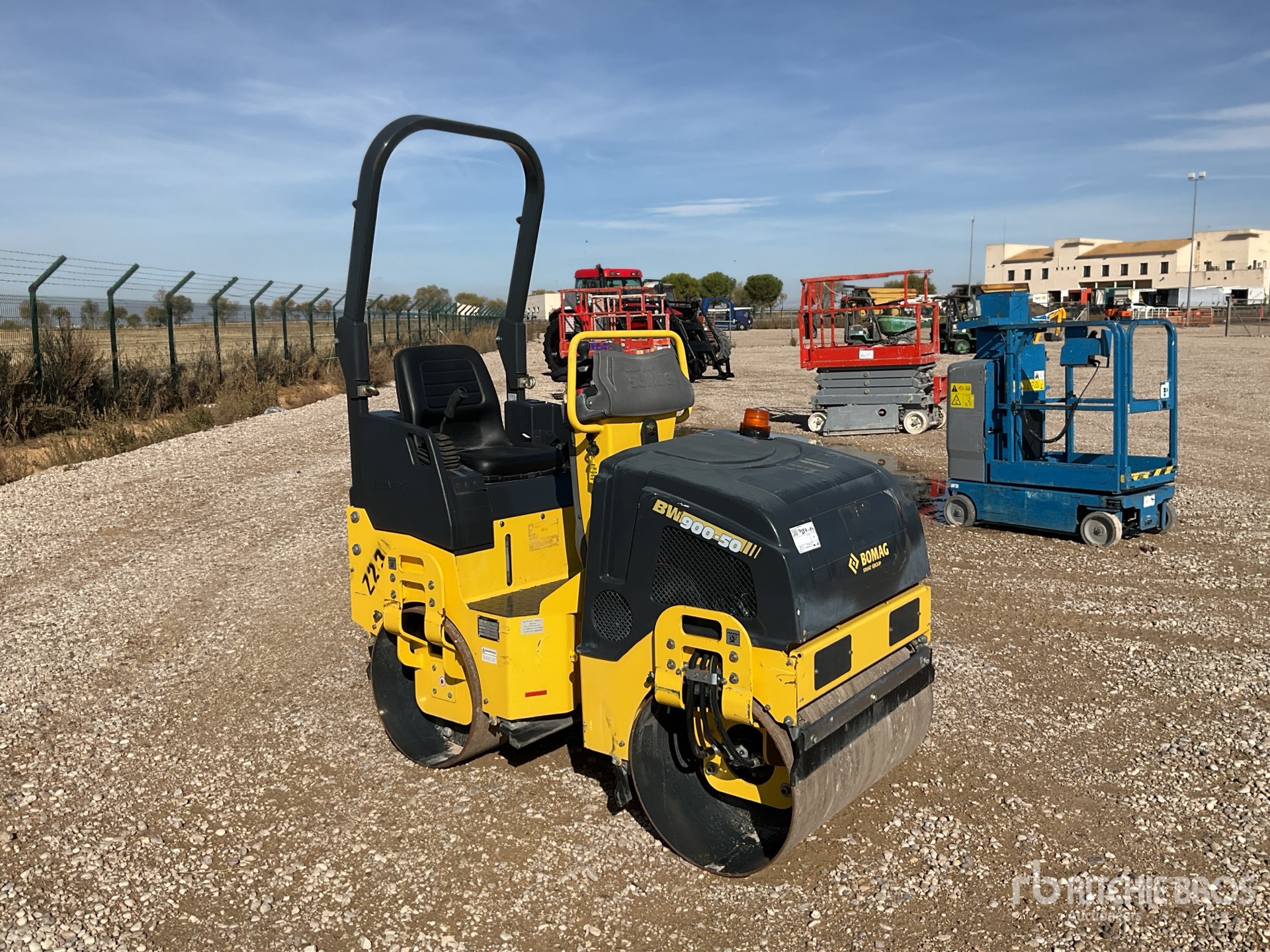 General Appearance with Bild, Ecke vorne rechts