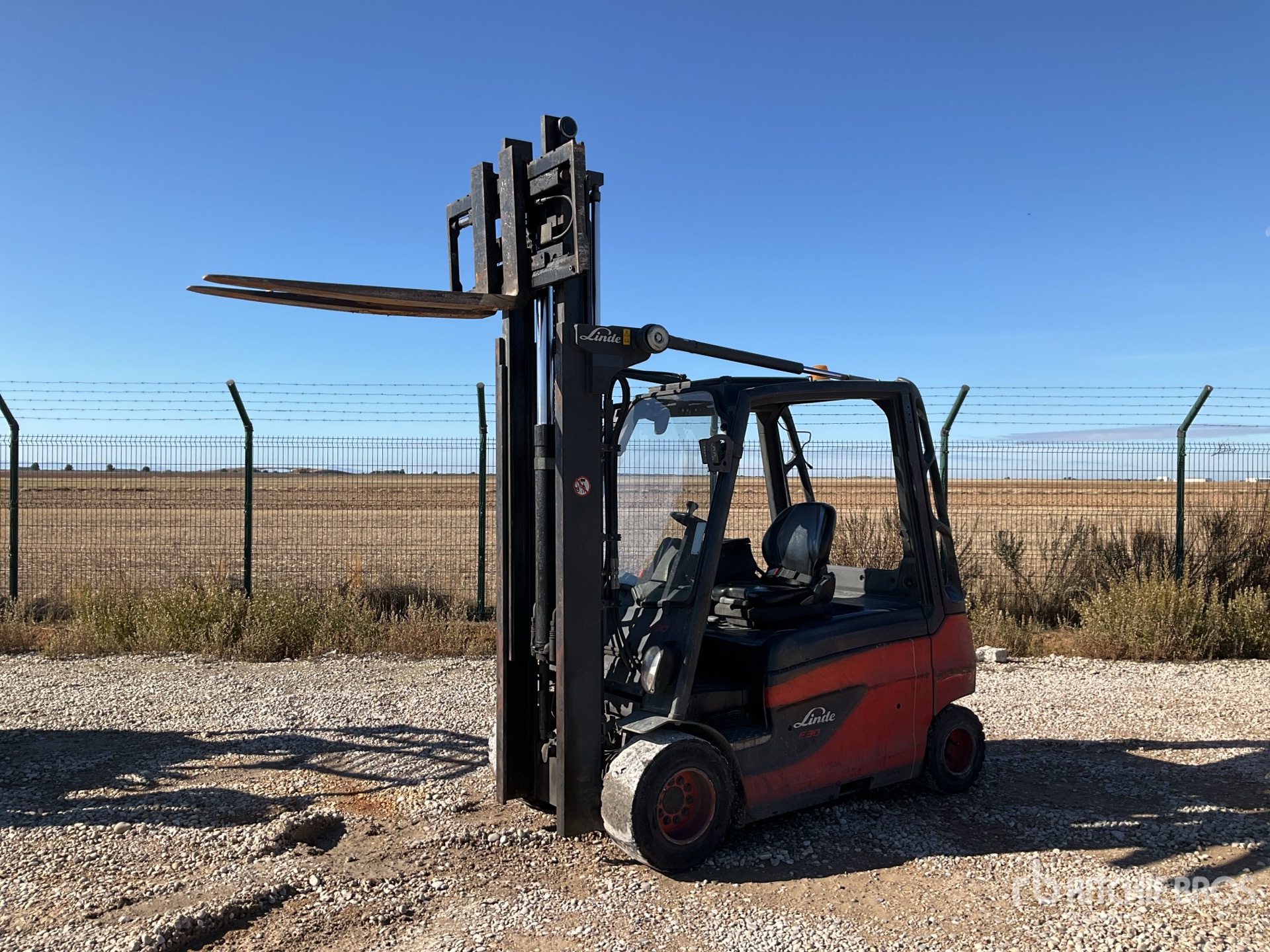 General Appearance with Operation Video