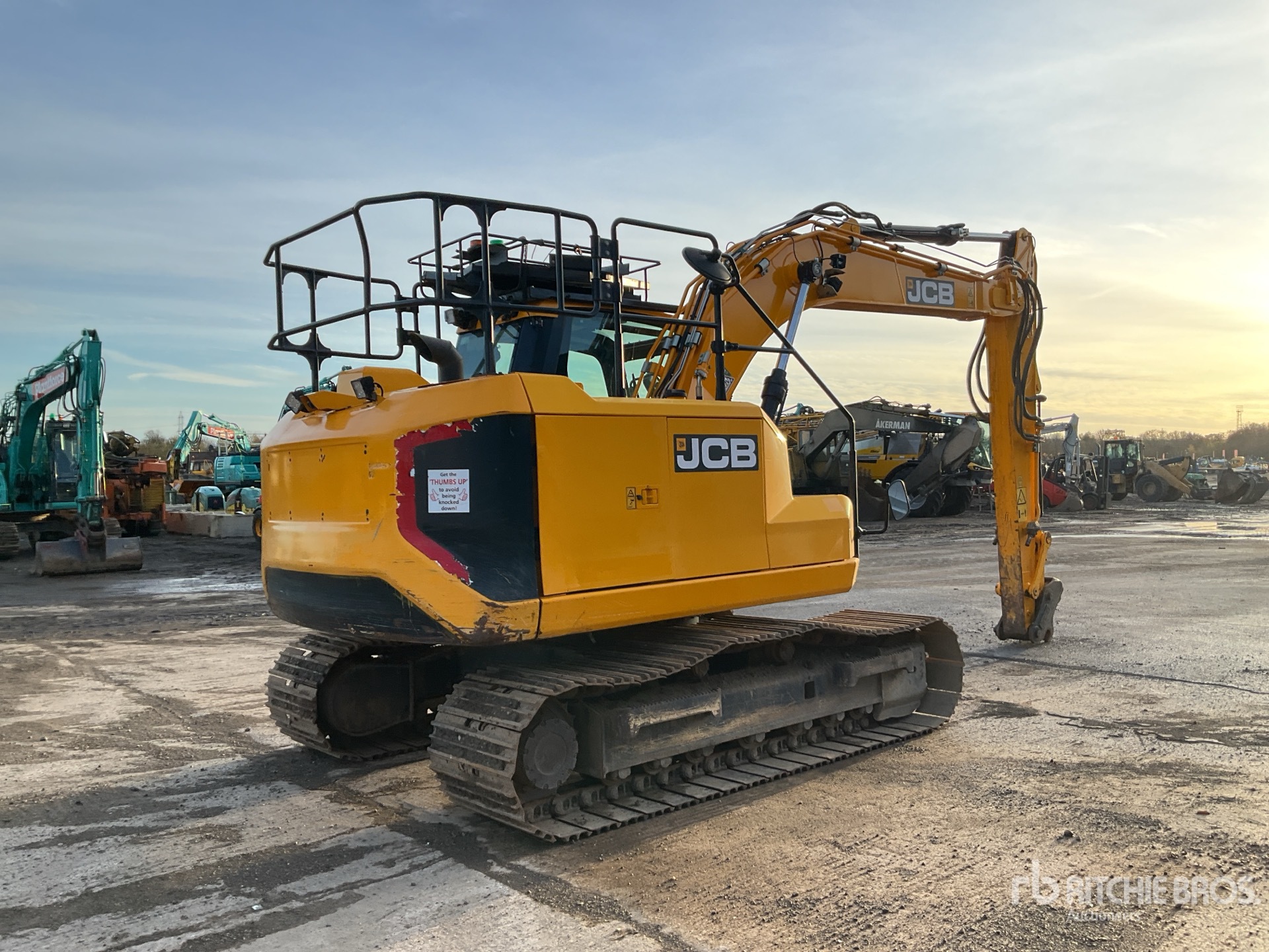 Aspect général with Image, coin arrière droit