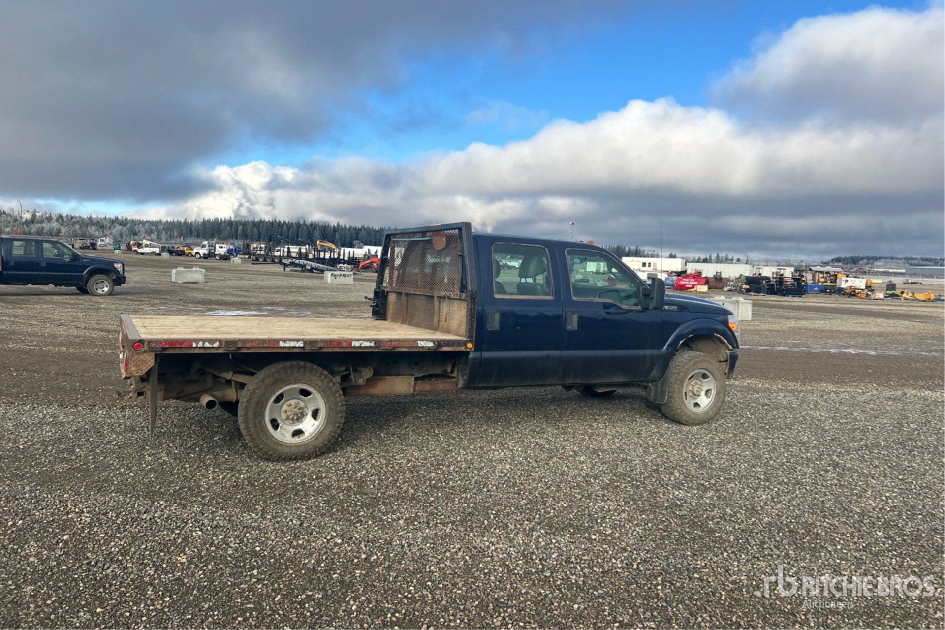 Aspect général with Image, coin arrière droit