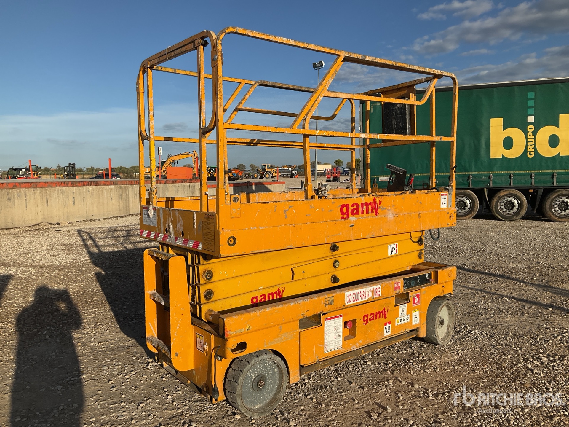 General Appearance with Picture, Left Front Corner