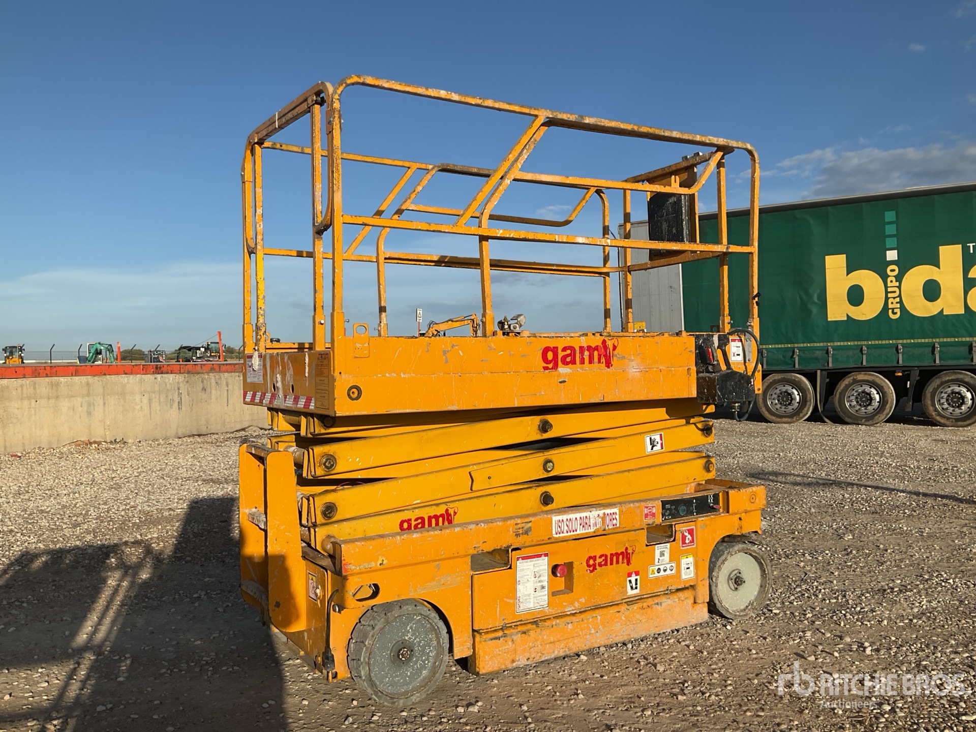 General Appearance with Featured Photo