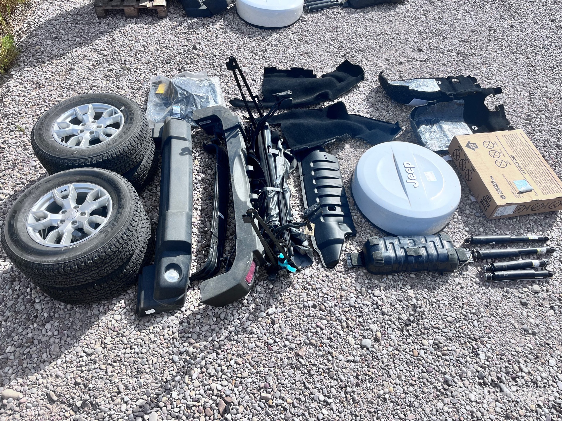 Aspect général with Image, coin avant gauche