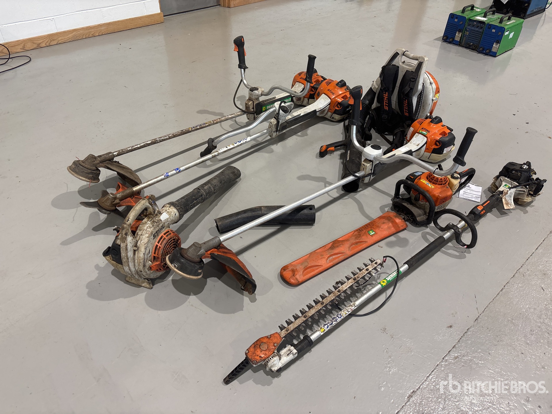 General Appearance with Bild, Ecke vorne links