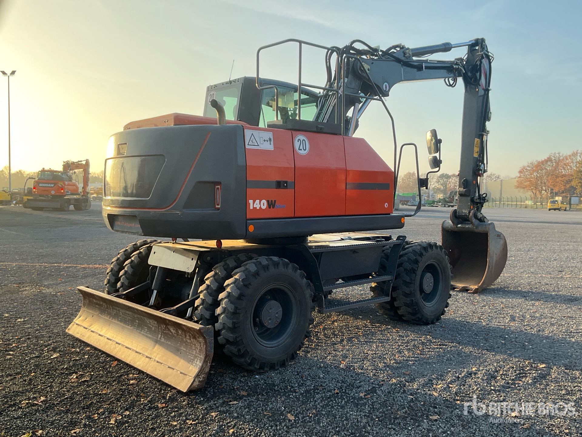 General Appearance with Imagen: esquina delantera derecha