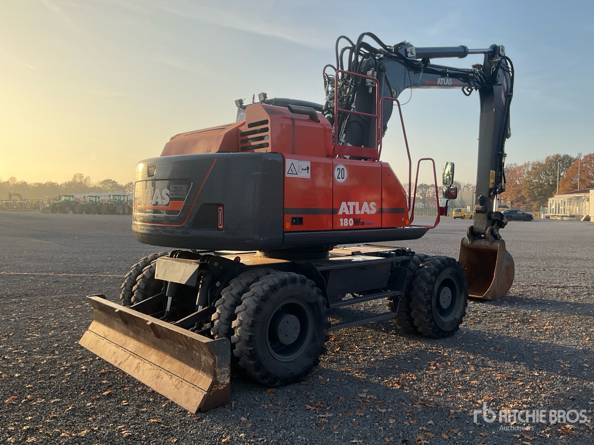 General Appearance with Imagen: esquina trasera derecha