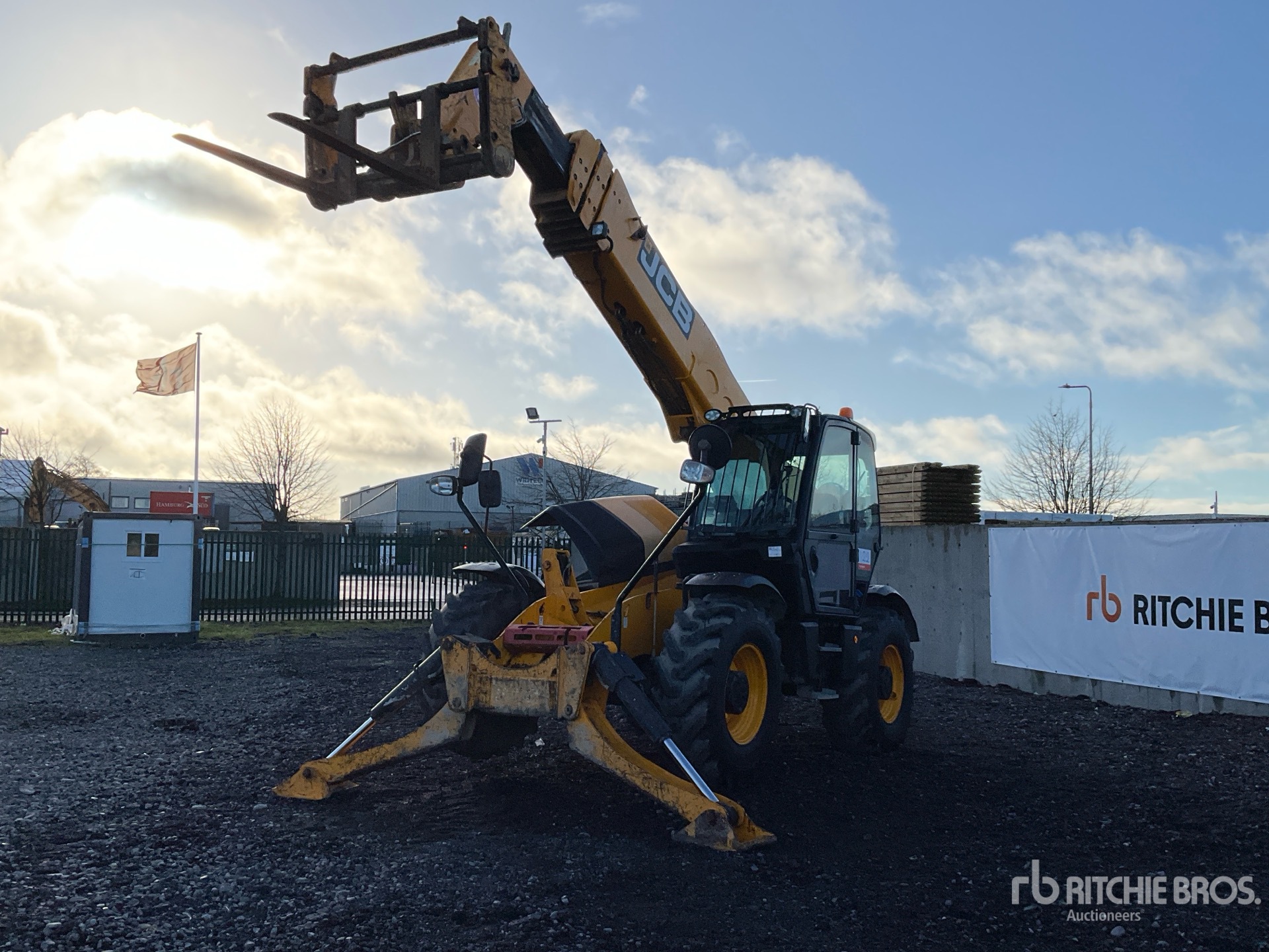 General Appearance with Featured Photo