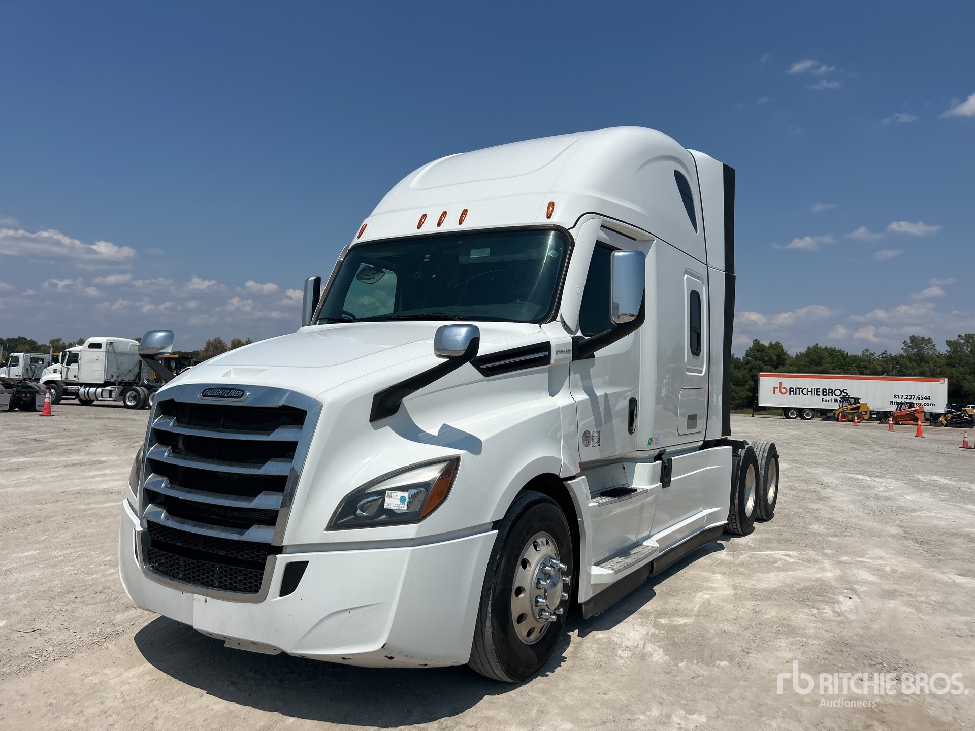 General Appearance with Picture, Left Front Corner