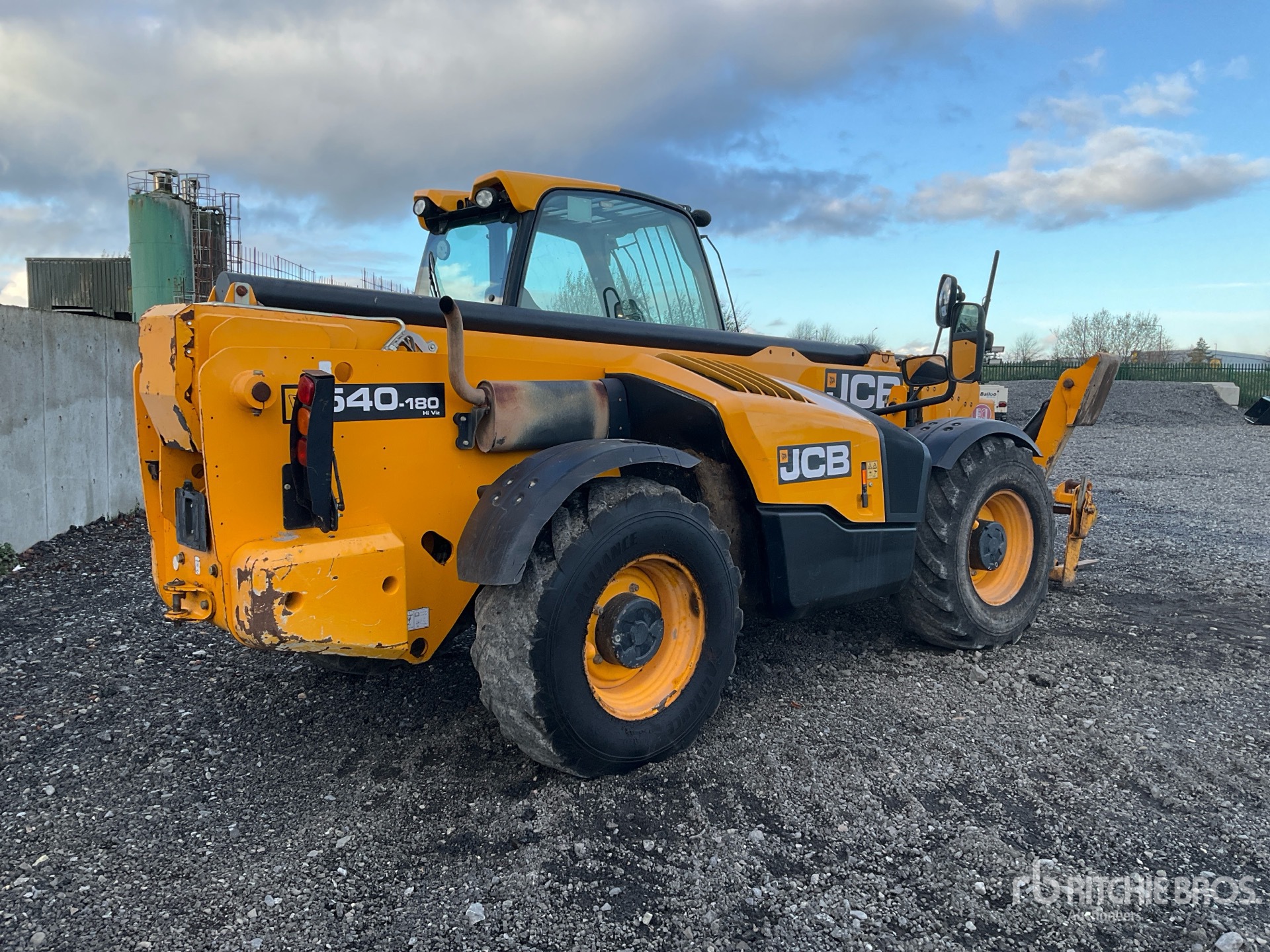 General Appearance with Imagen: esquina trasera derecha