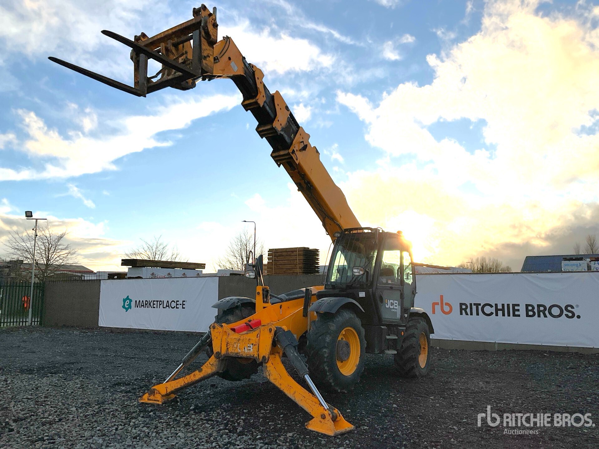 General Appearance with Featured Photo