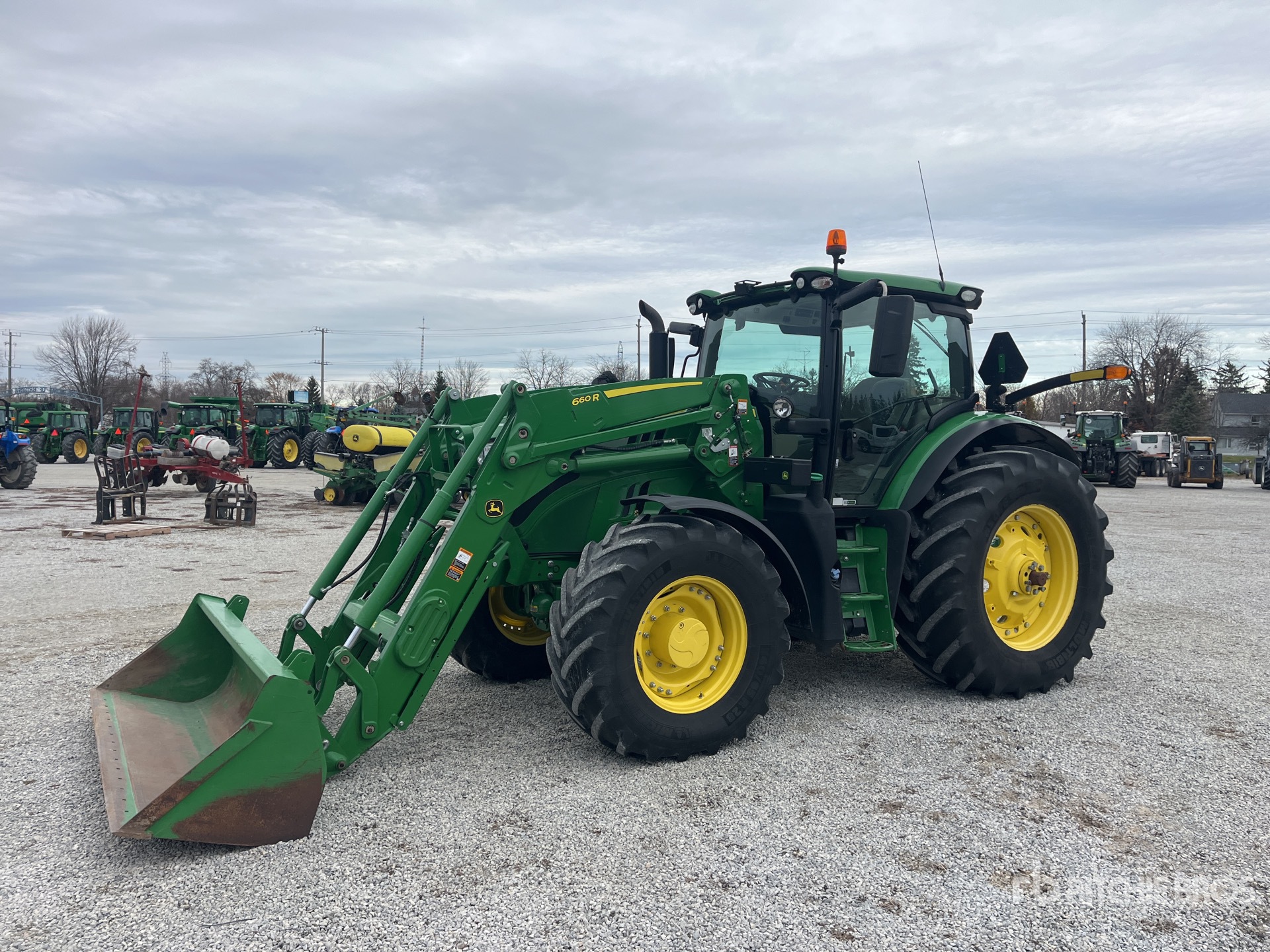 General Appearance with Bild, Ecke vorne links