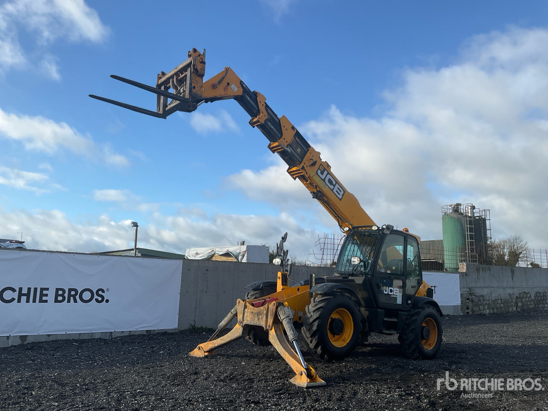 General Appearance with Featured Photo