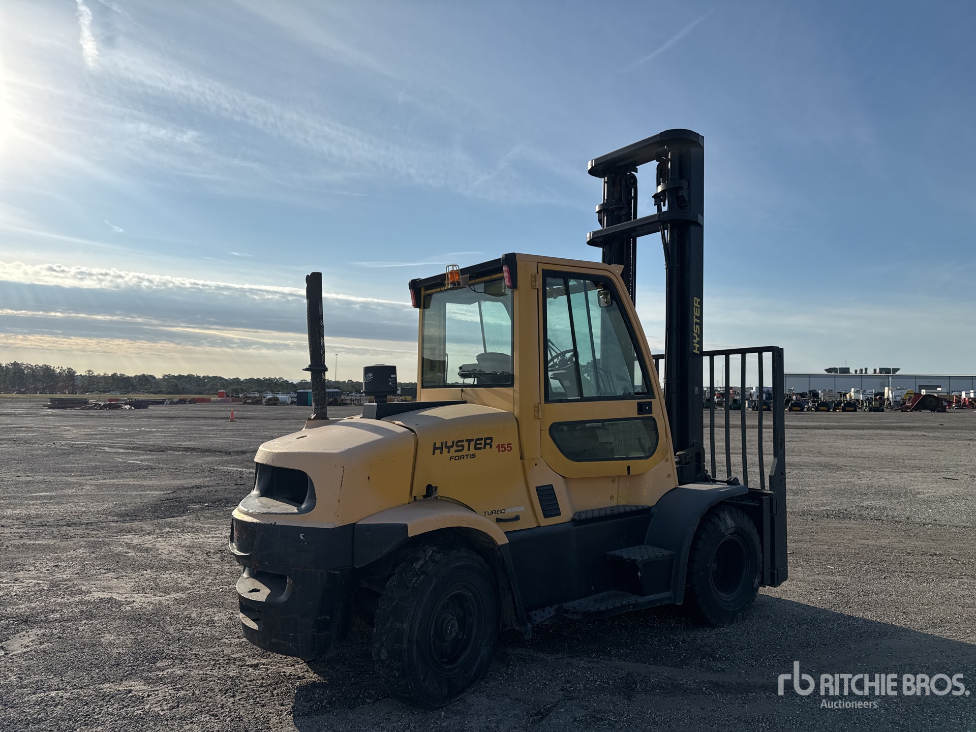 General Appearance with Foto, angolo anteriore sinistro