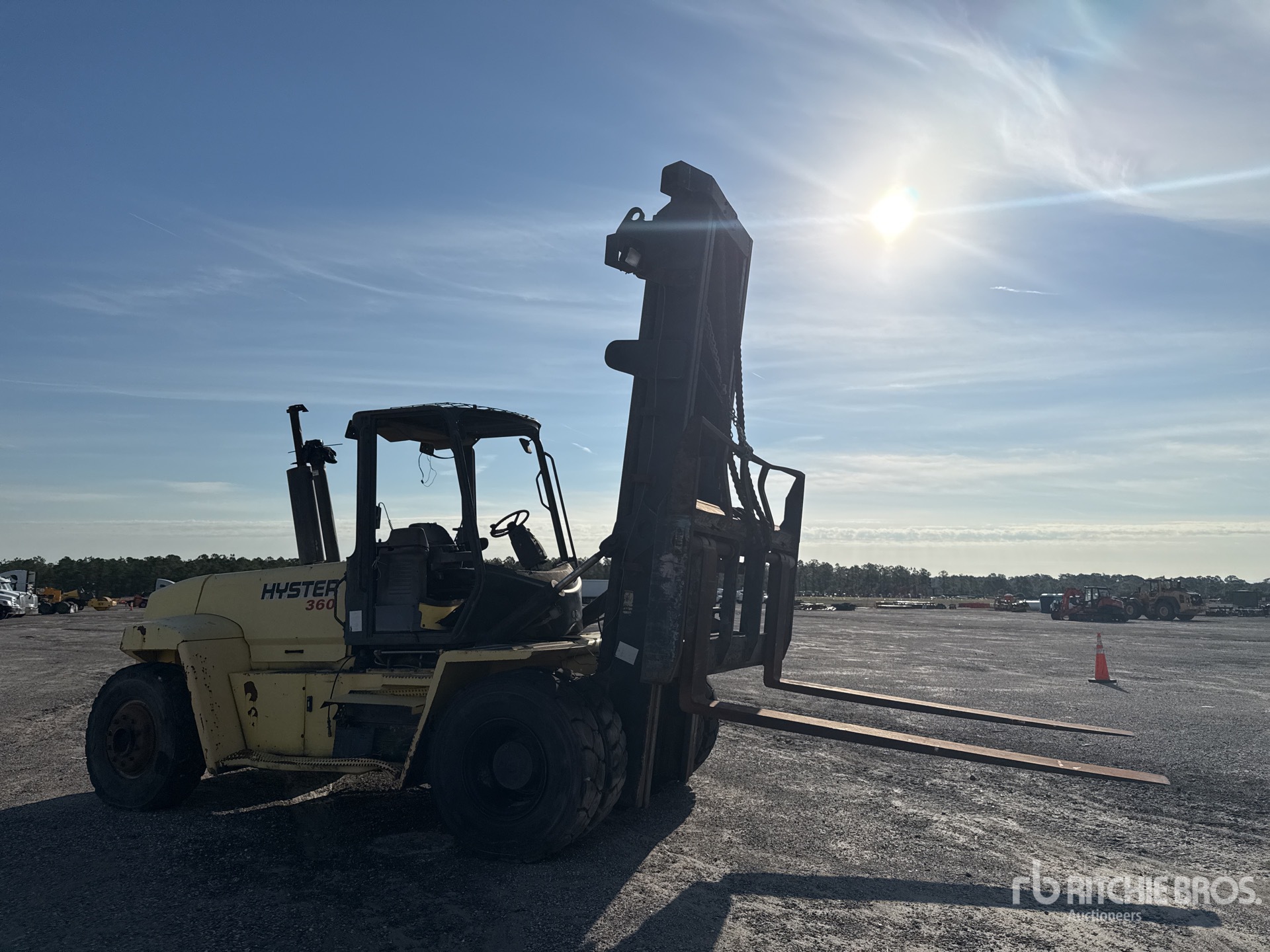 General Appearance with Foto, angolo anteriore destro