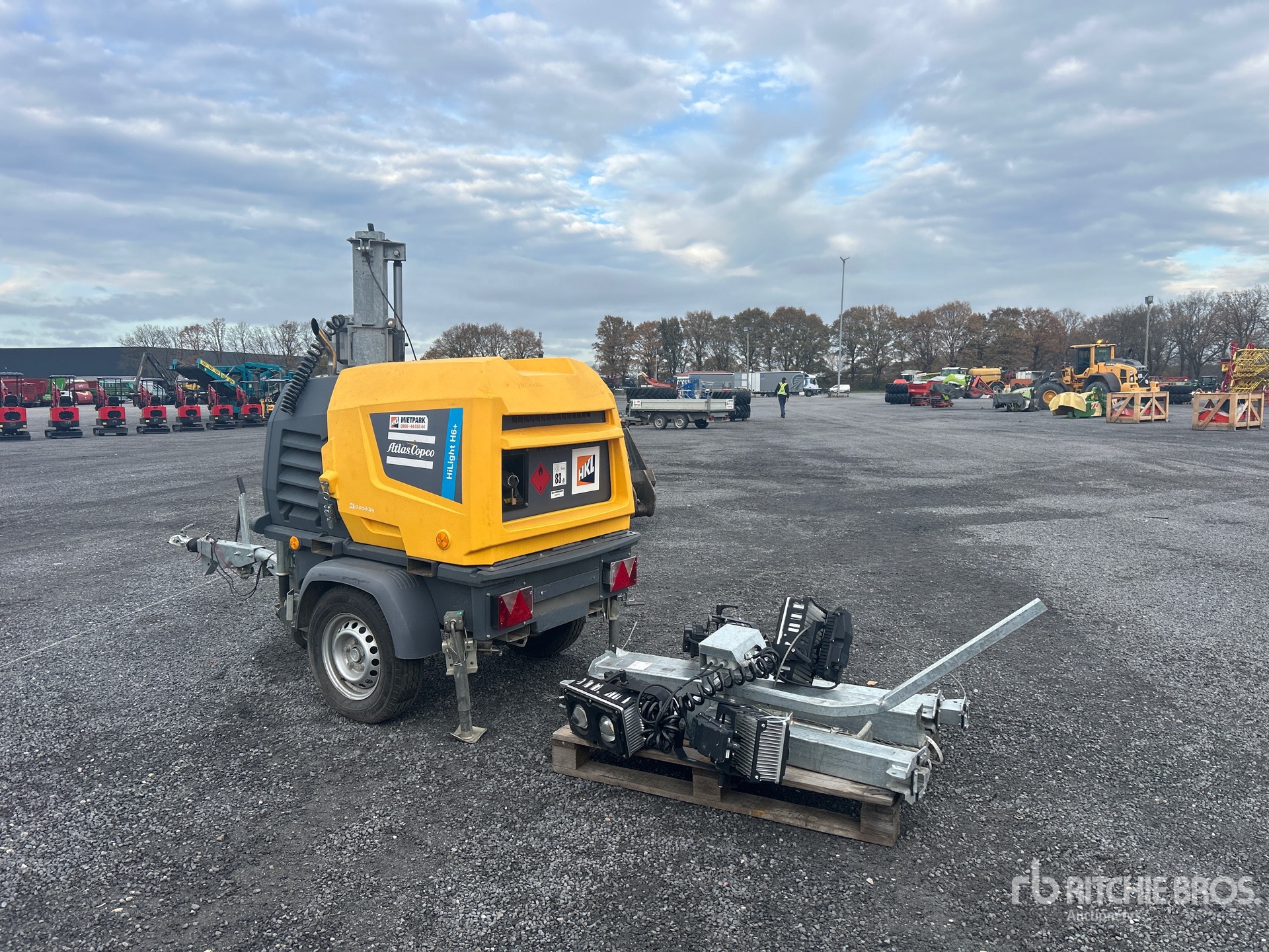 General Appearance with Bild, Ecke hinten links