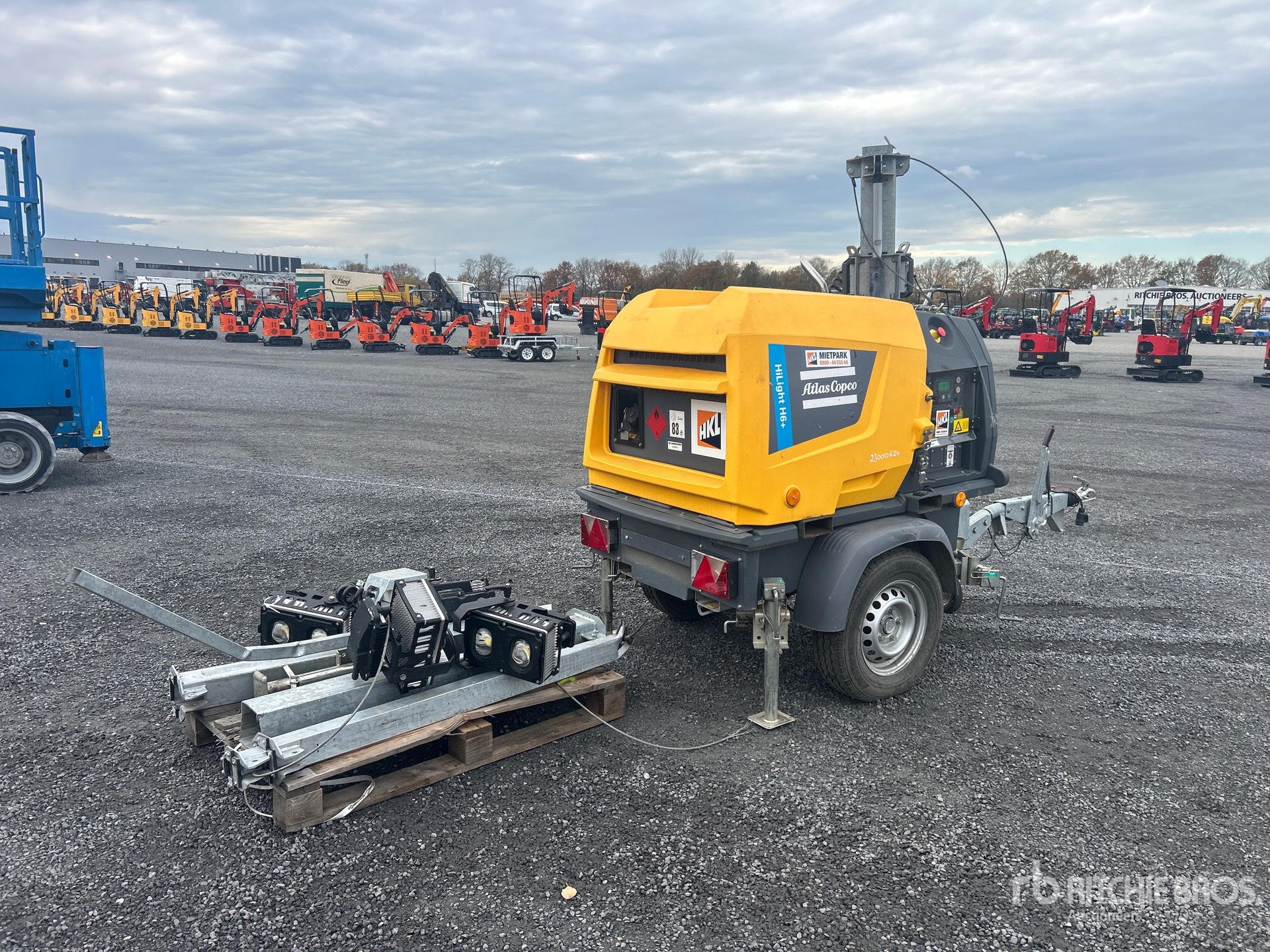 General Appearance with Bild, Ecke hinten rechts